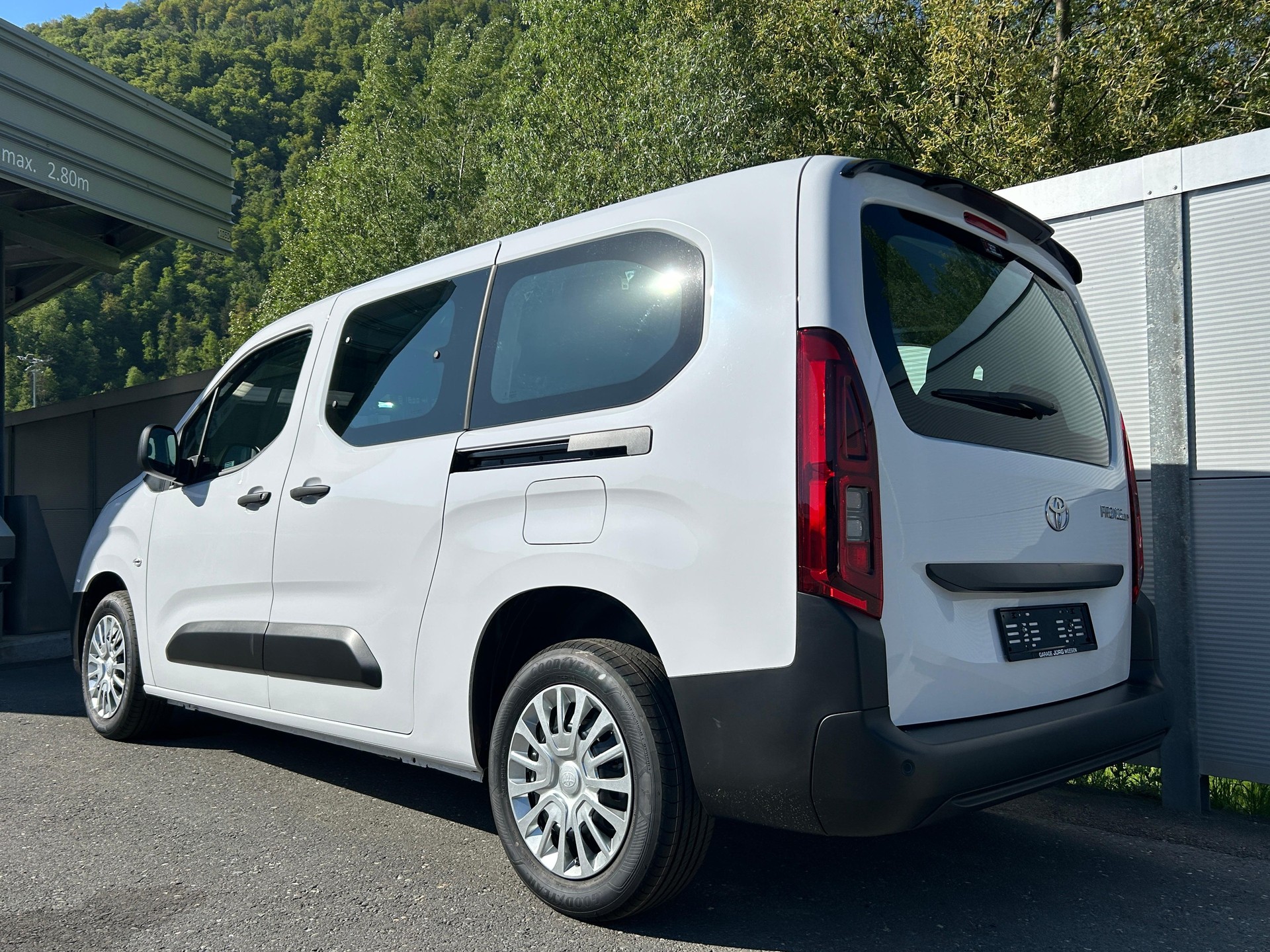 TOYOTA Proace City Verso L2 1.2 110 Comfort-image-3