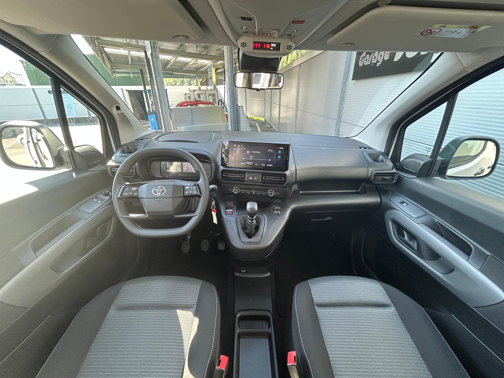 TOYOTA Proace City Verso L2 1.2 110 Comfort-image-5