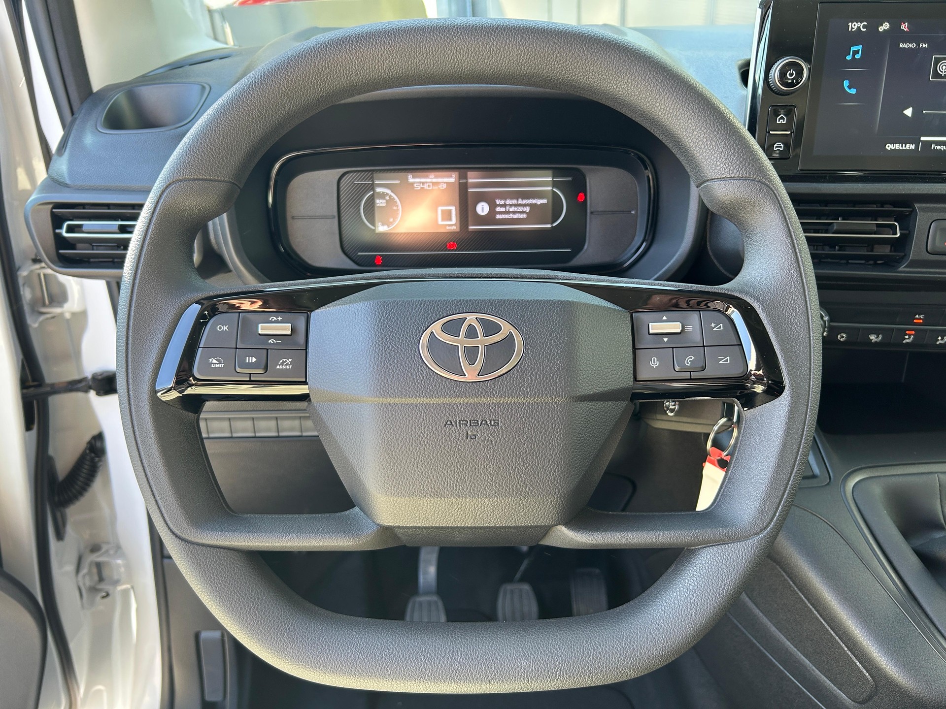 TOYOTA Proace City Verso L2 1.2 110 Comfort-image-8