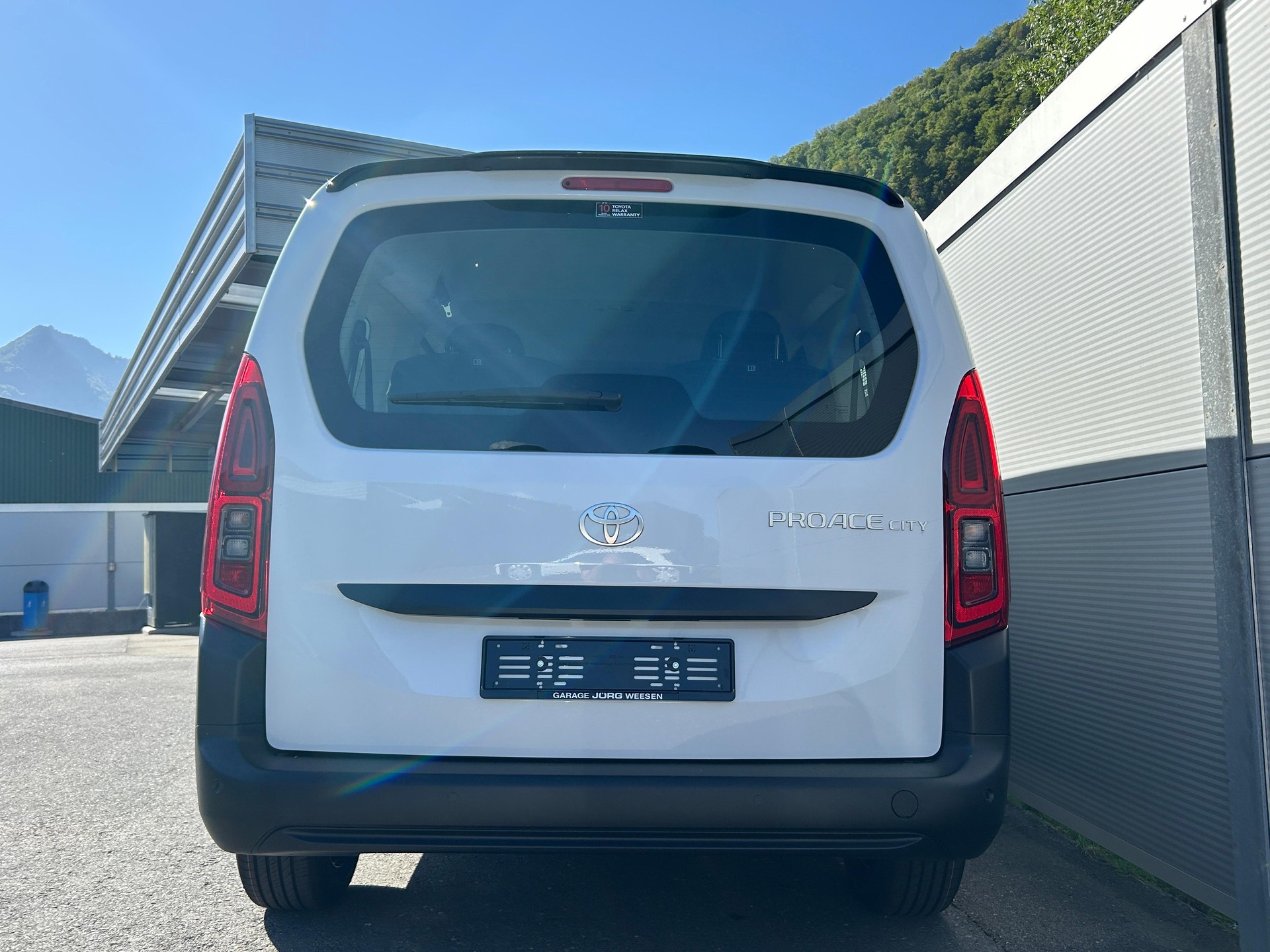 TOYOTA Proace City Verso L2 1.2 110 Comfort-image-4