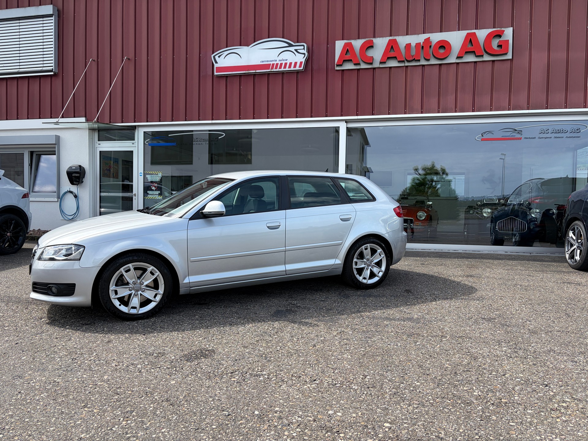 AUDI A3 Sportback 2.0 TFSI Ambition quattro S-tronic-image-3