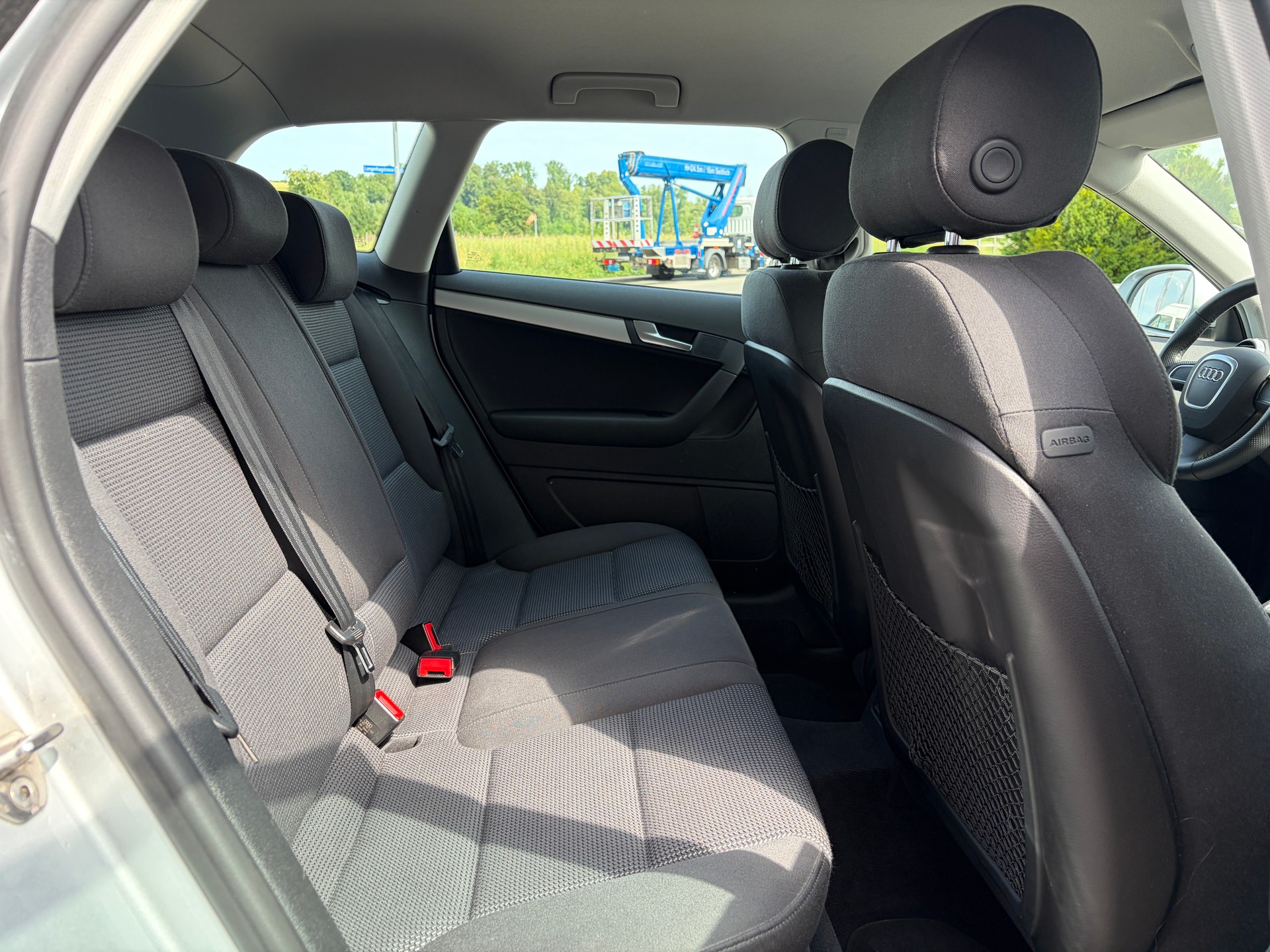 AUDI A3 Sportback 2.0 TFSI Ambition quattro S-tronic-image-16
