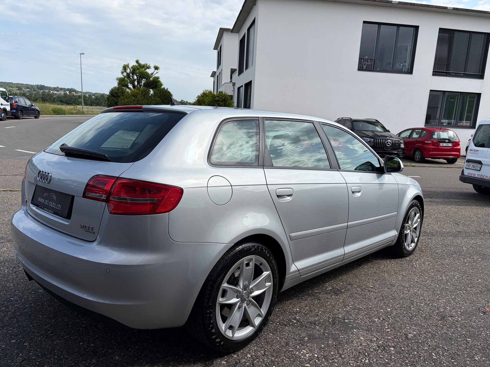 AUDI A3 Sportback 2.0 TFSI Ambition quattro S-tronic-image-6