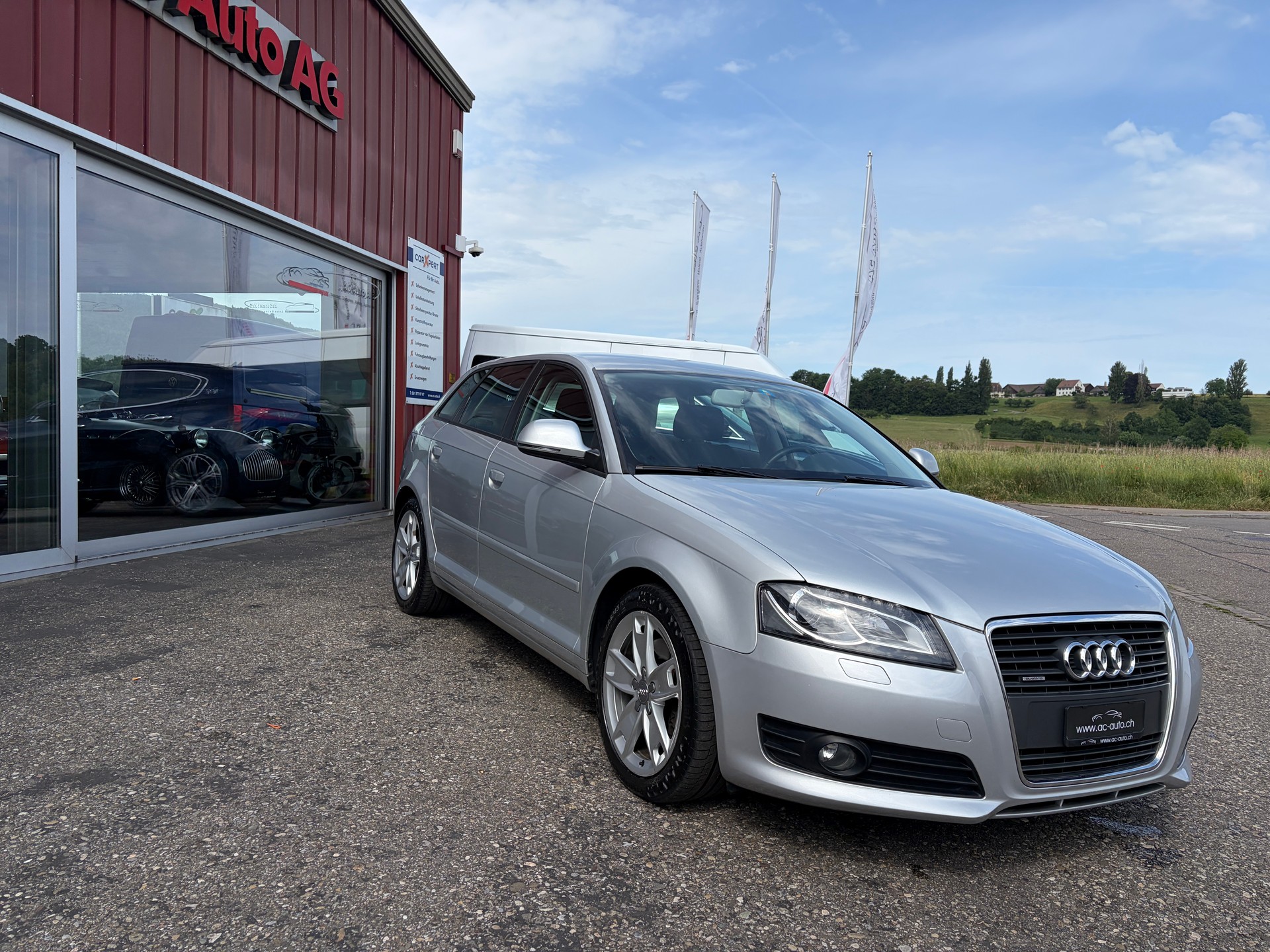 AUDI A3 Sportback 2.0 TFSI Ambition quattro S-tronic-image-8
