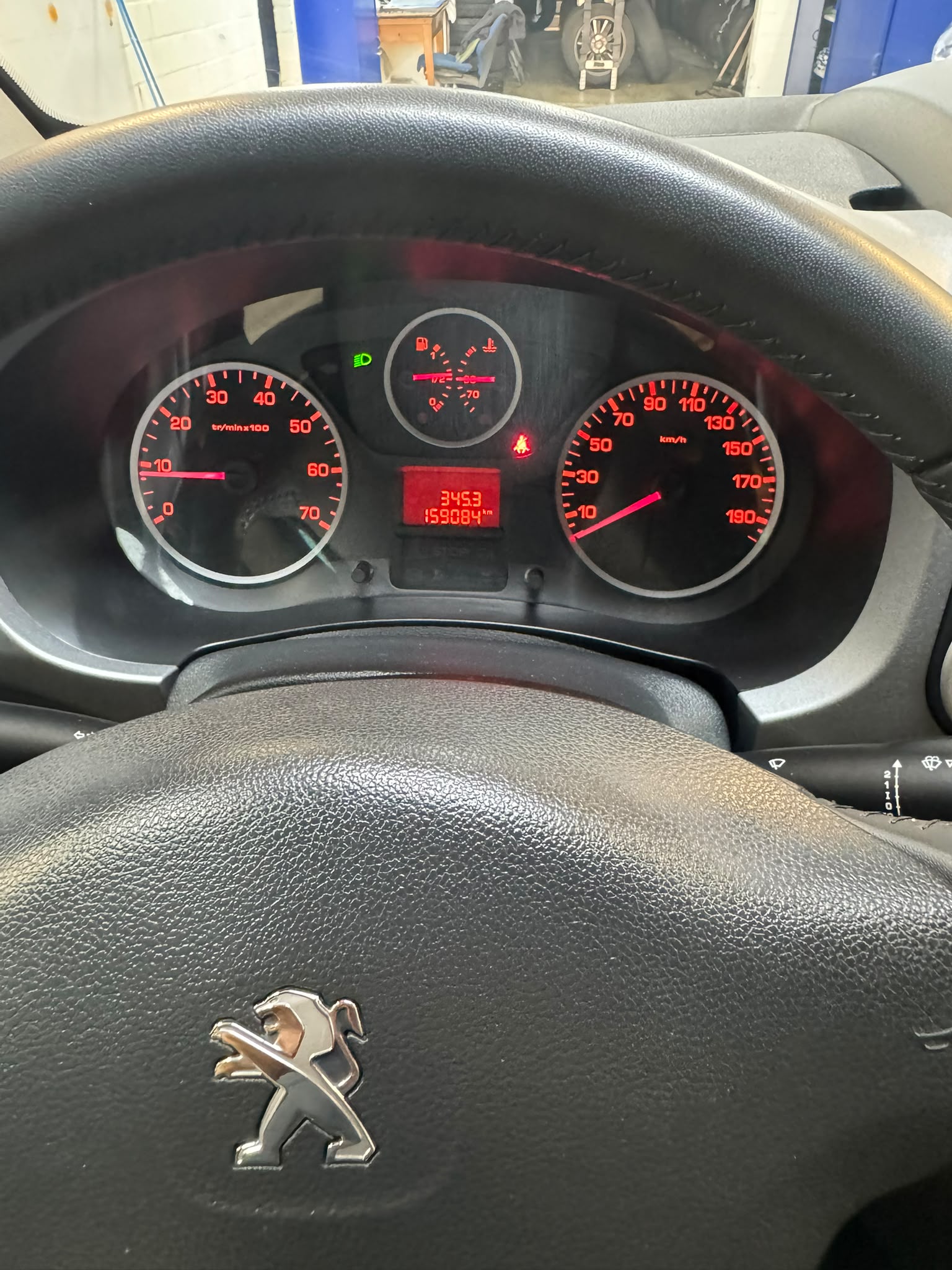 PEUGEOT Partner 1.6 BlueHDi Allure 7-Sitze-image-10
