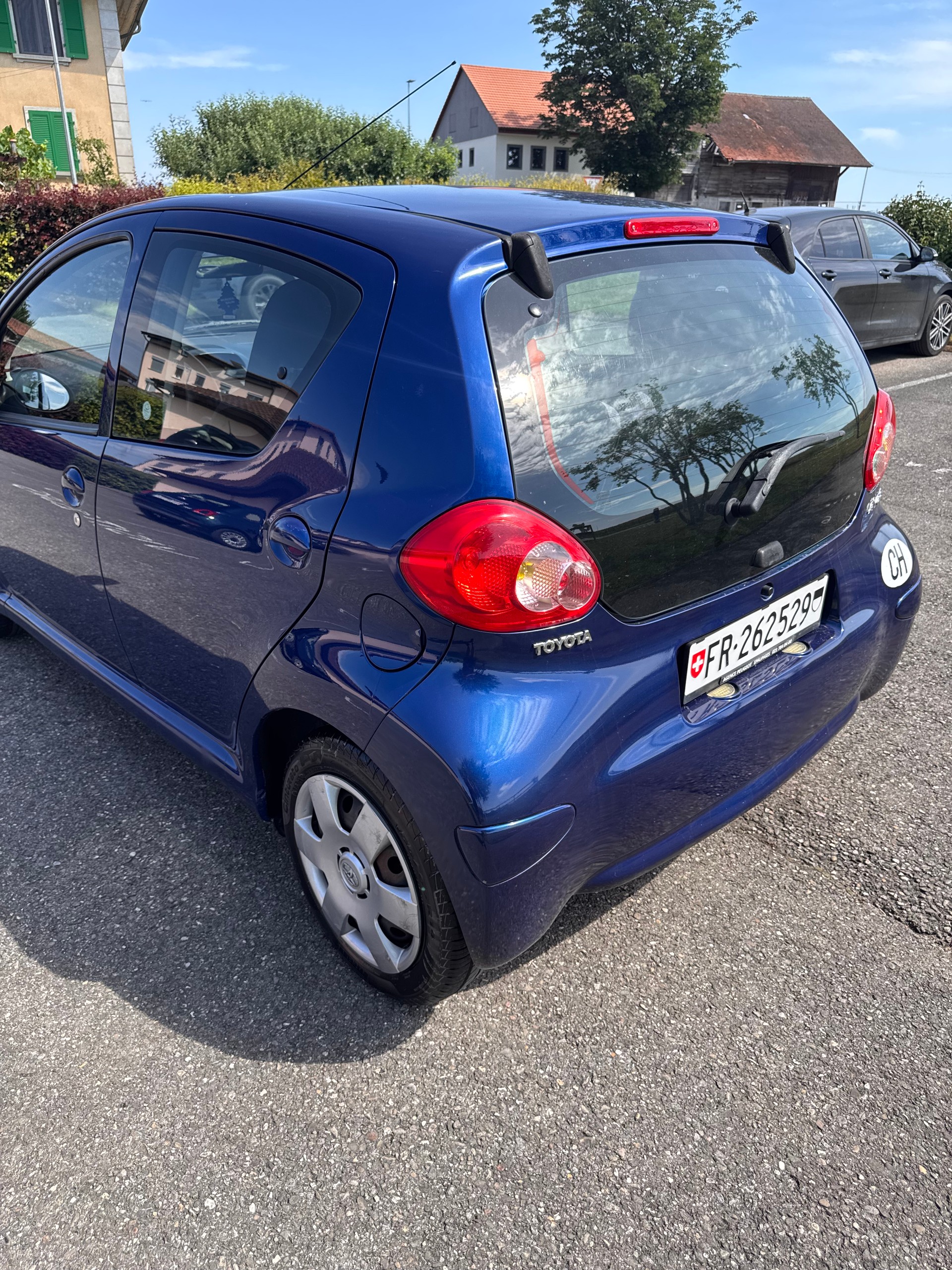 TOYOTA Aygo 1.0 Linea Terra-image-3