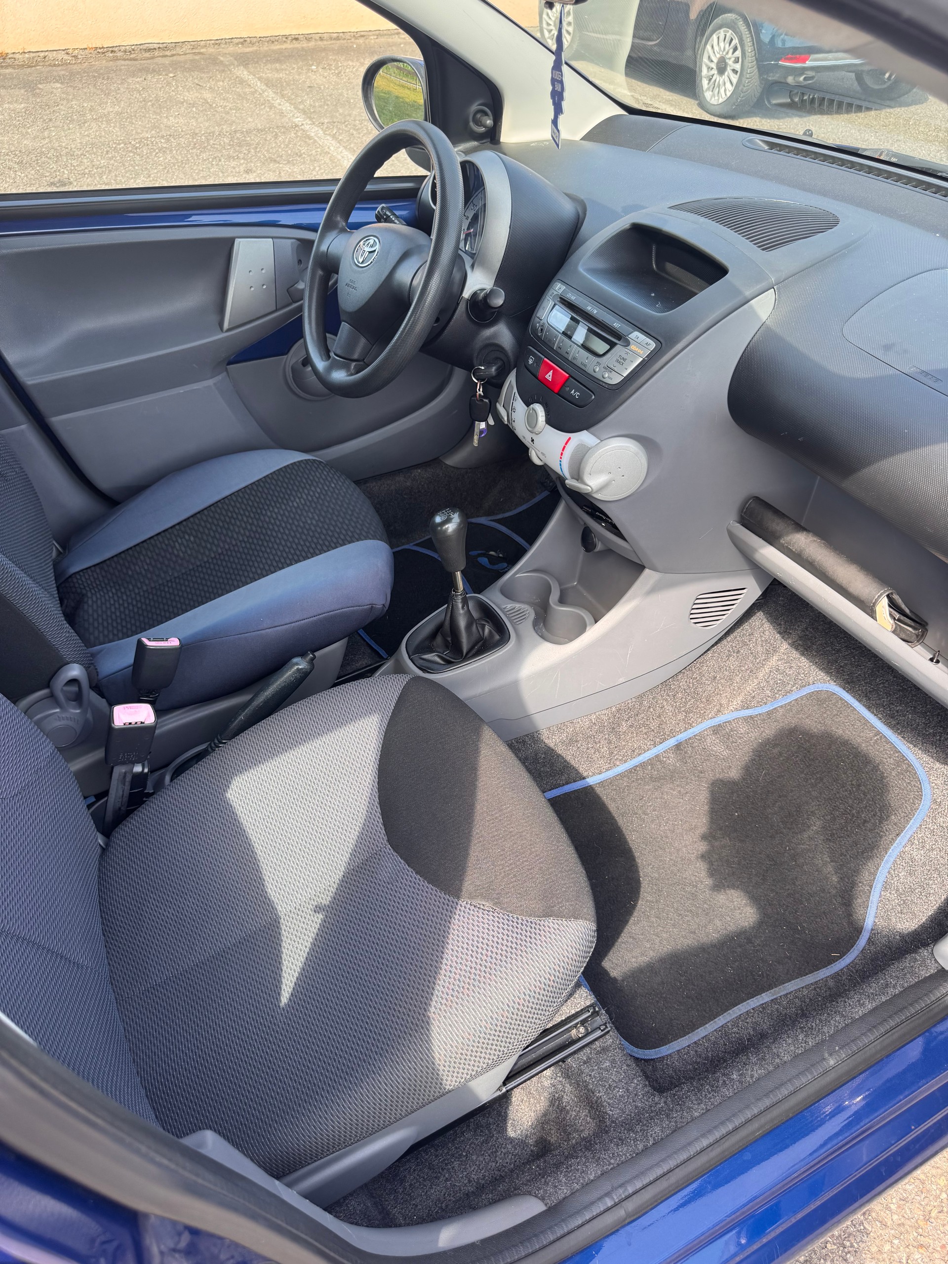 TOYOTA Aygo 1.0 Linea Terra-image-12