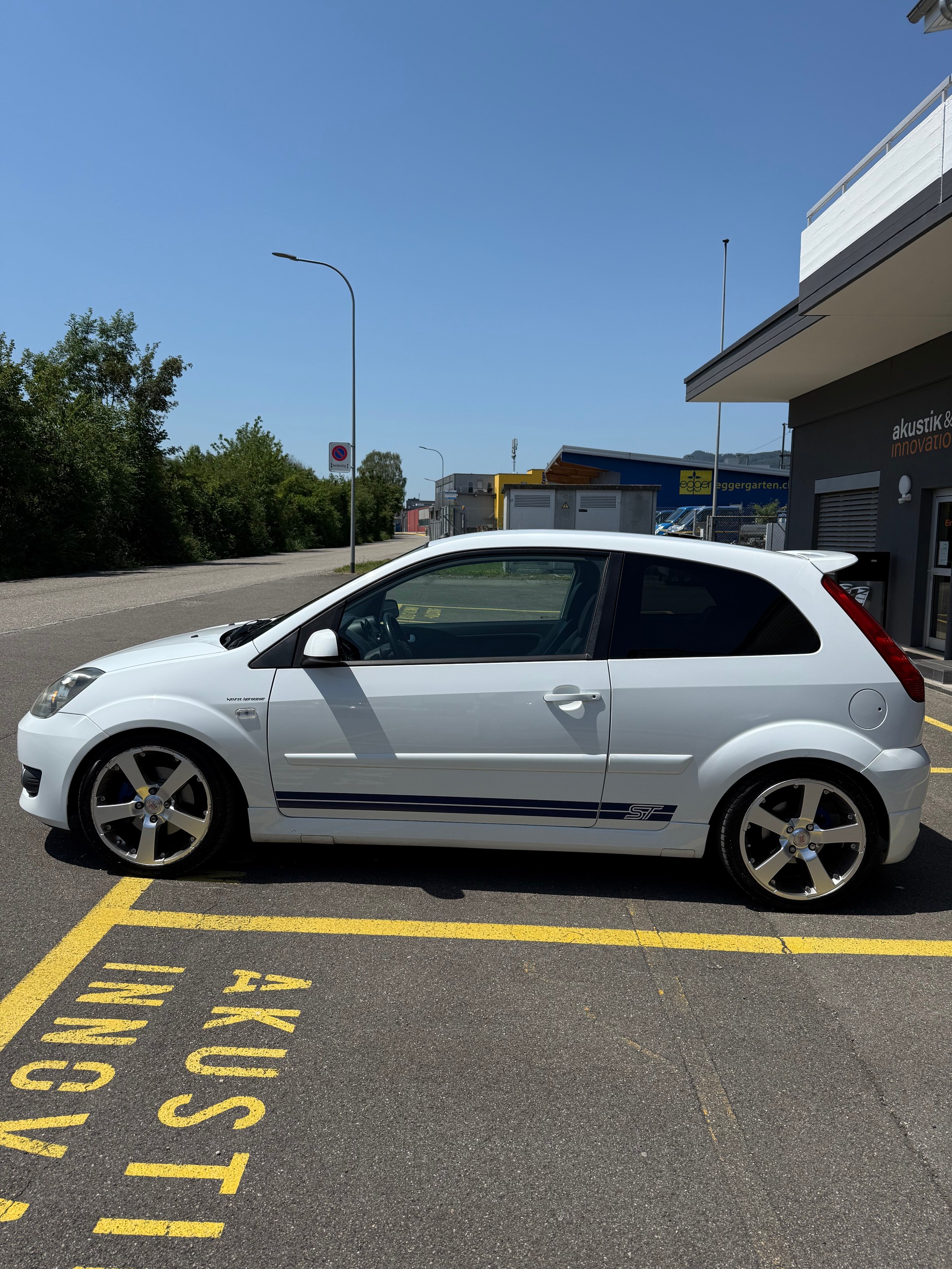 FORD Fiesta 2.0 16V ST Special Edition-image-3