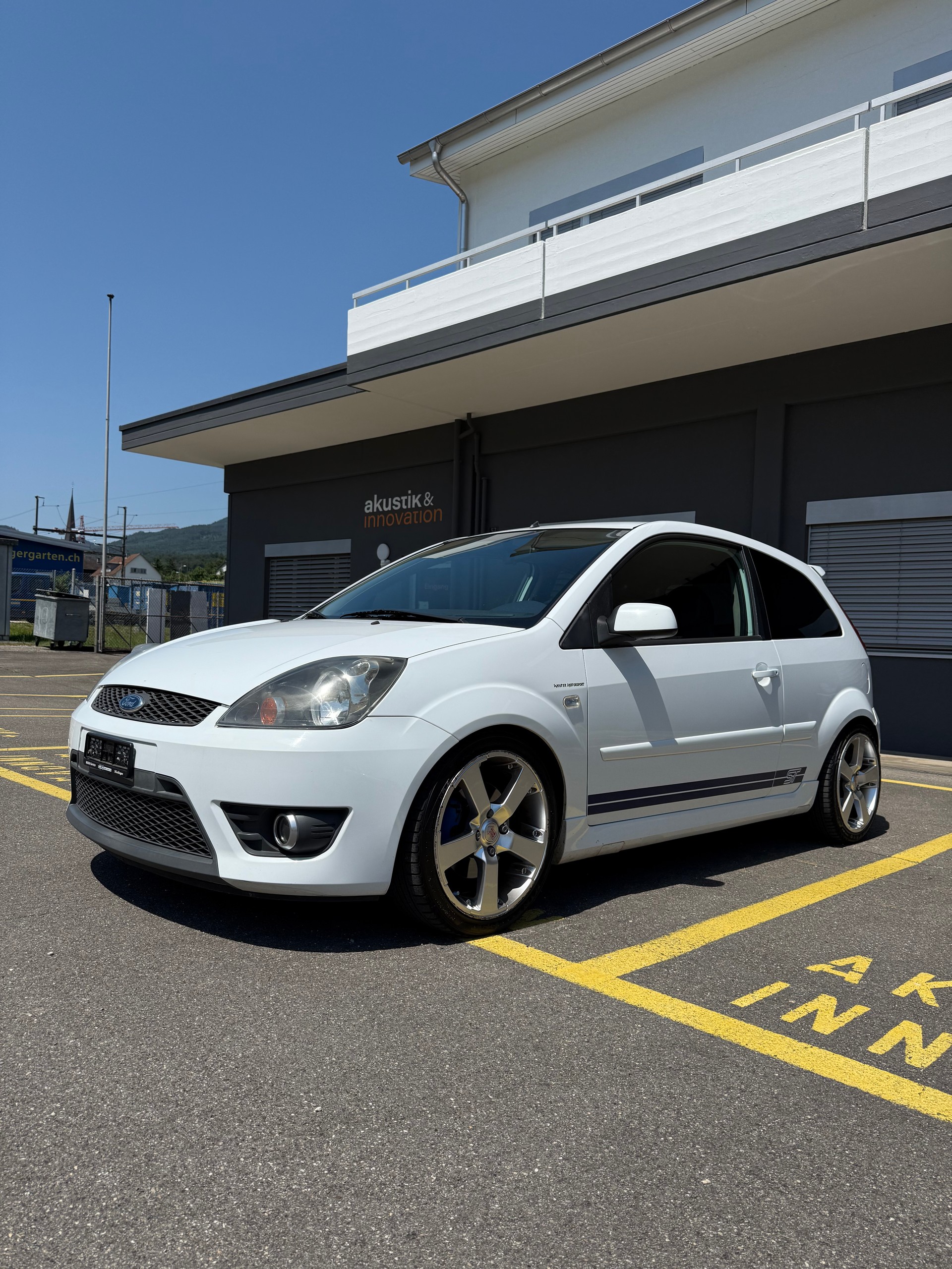 FORD Fiesta 2.0 16V ST Special Edition-image-1