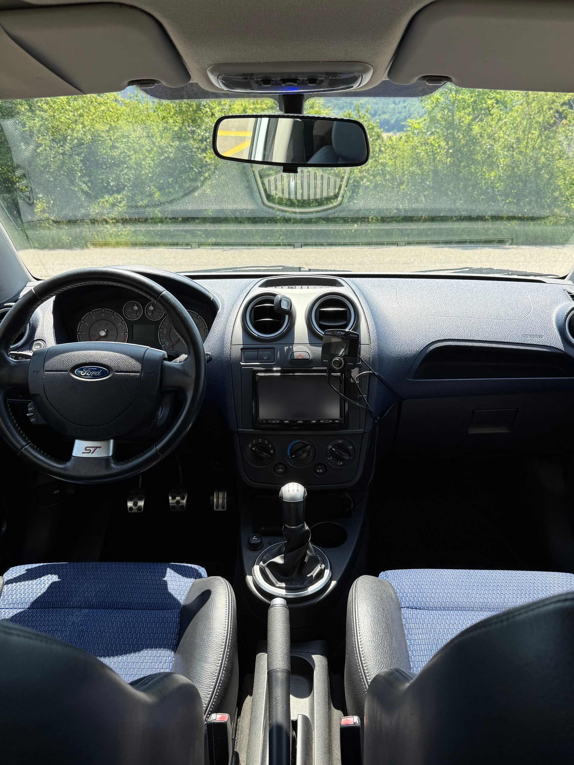 FORD Fiesta 2.0 16V ST Special Edition-image-11
