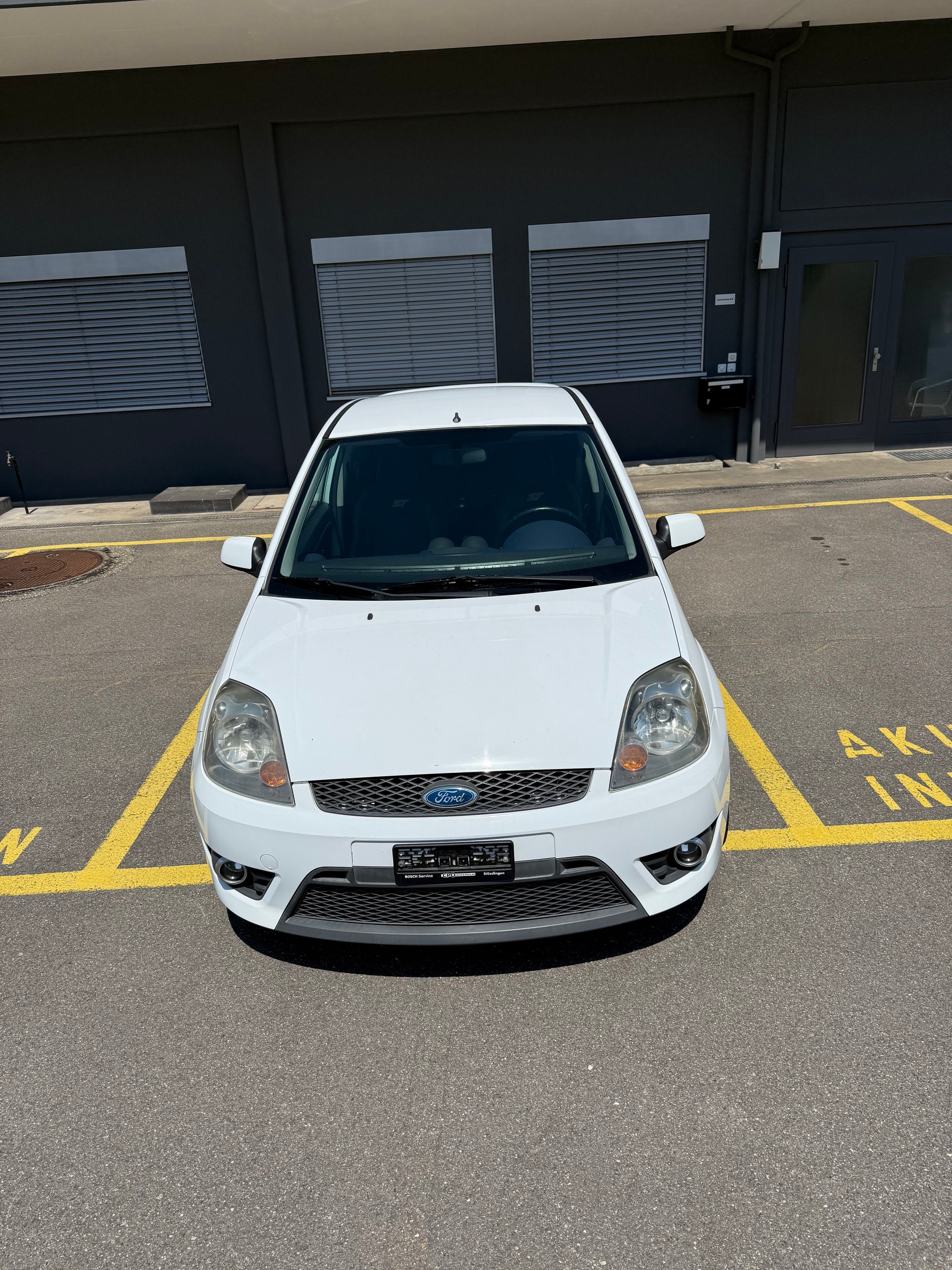 FORD Fiesta 2.0 16V ST Special Edition-image-4