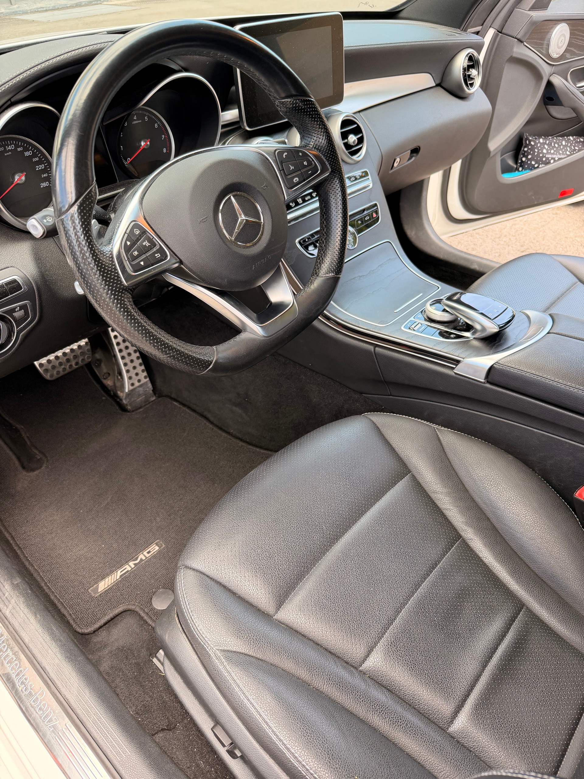 MERCEDES-BENZ C 400 AMG Line 4matic-image-5