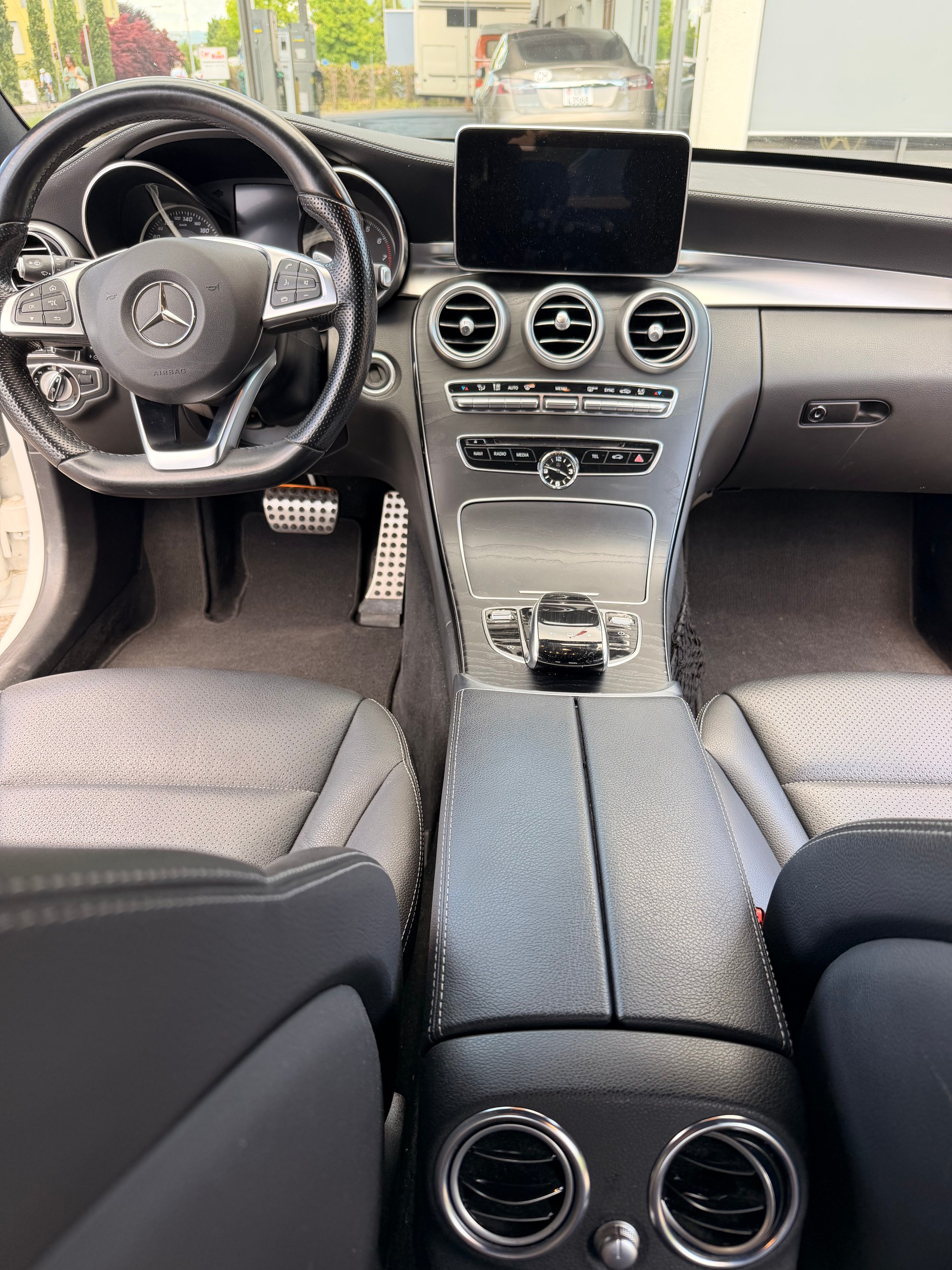 MERCEDES-BENZ C 400 AMG Line 4matic-image-3
