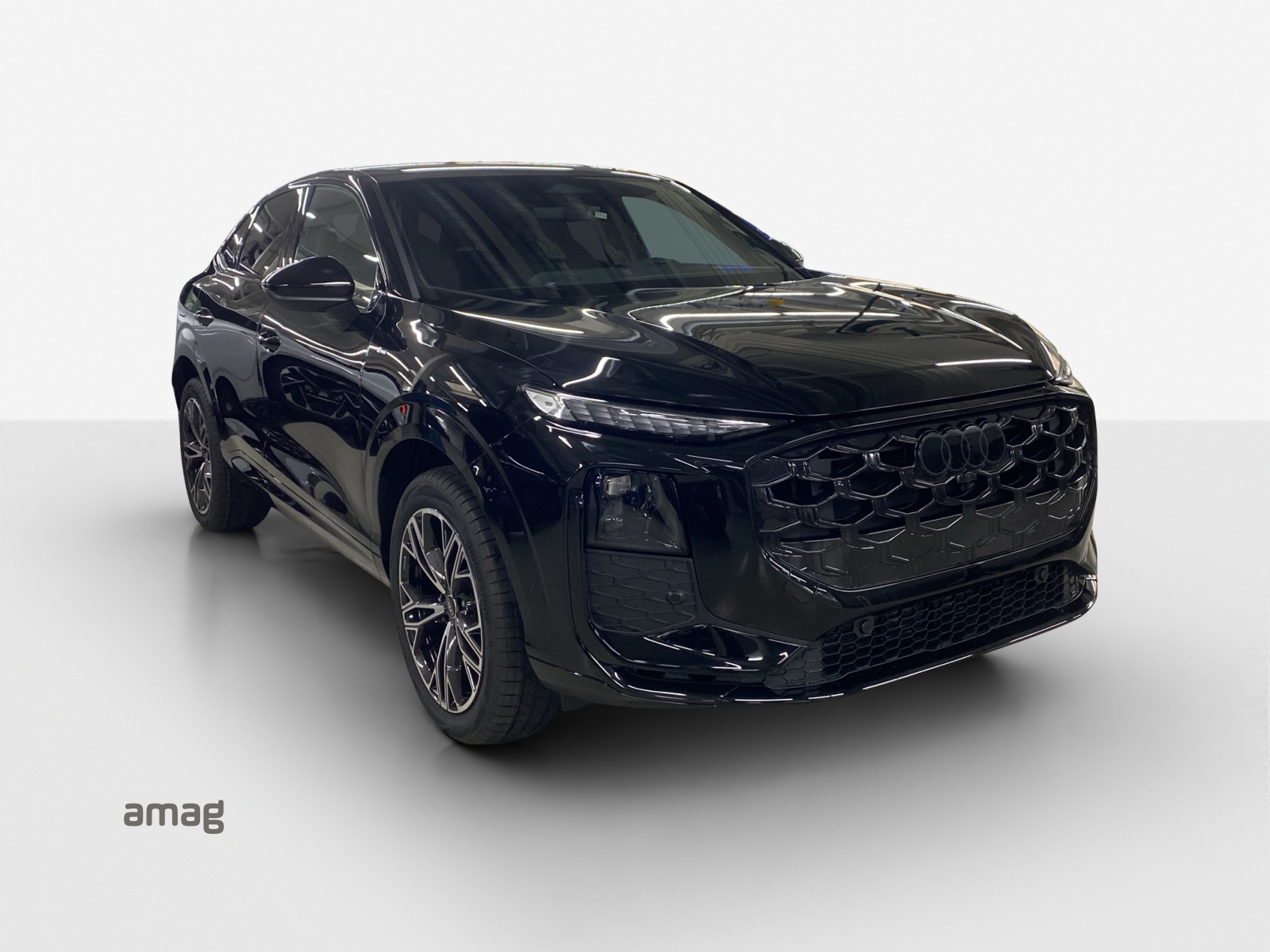 AUDI Q3 Sportback TFSI quattro 195 kW S tronic-image-5