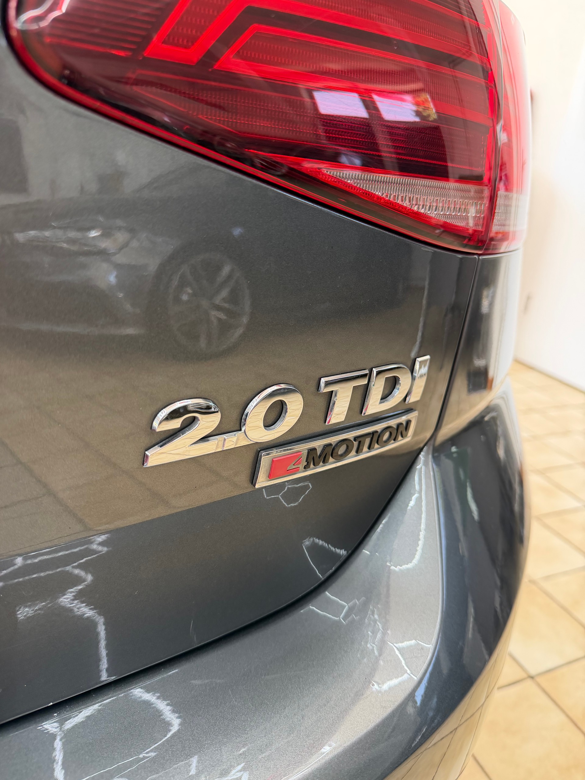 VW Golf 2.0 TDI Highline 4Motion-image-5