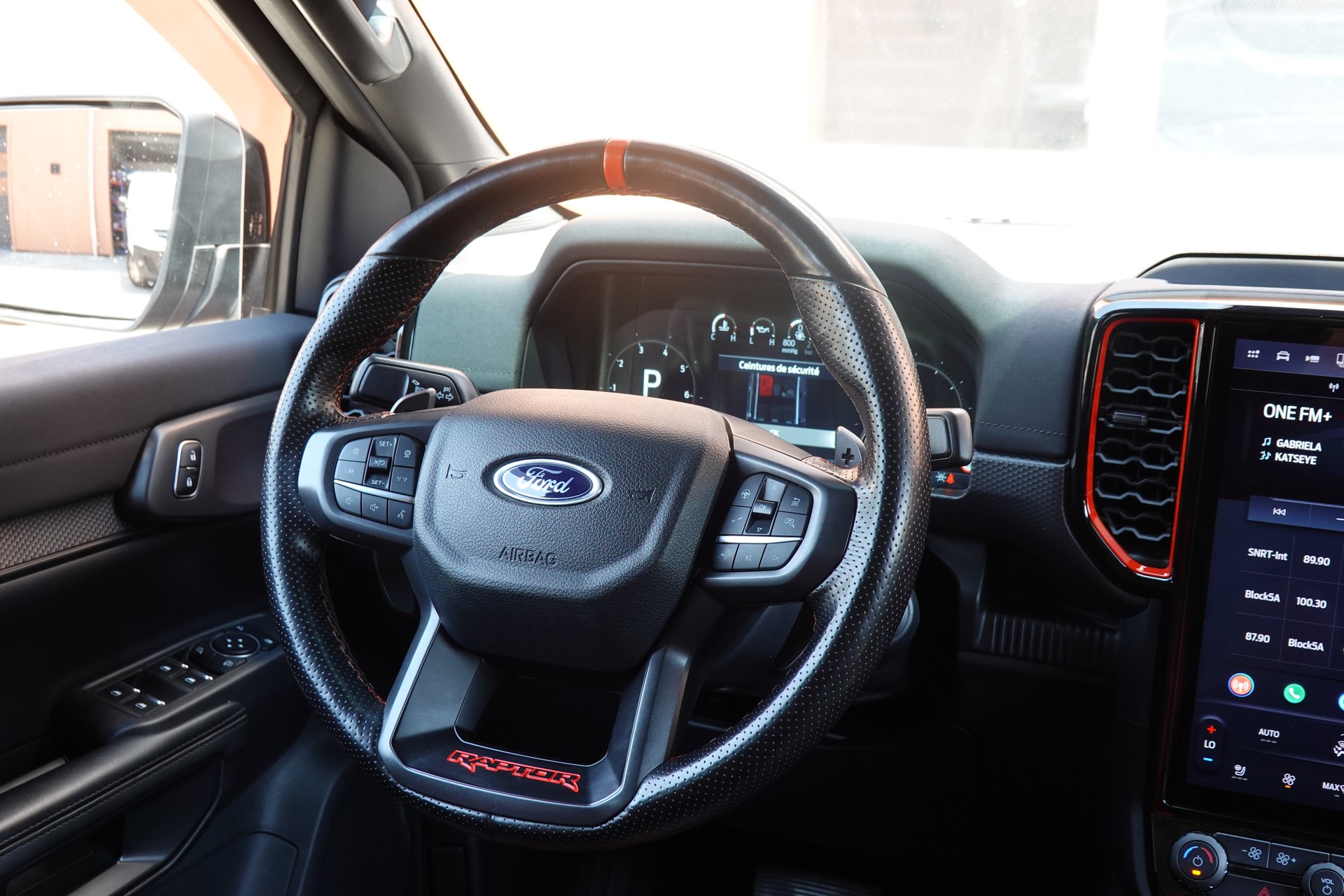 FORD Ranger Raptor 3.0 Eco Boost 4x4 A - "CH Auto + 1ère main * Attelage * Caméra 360' * Store de Coffre Elect."-image-11