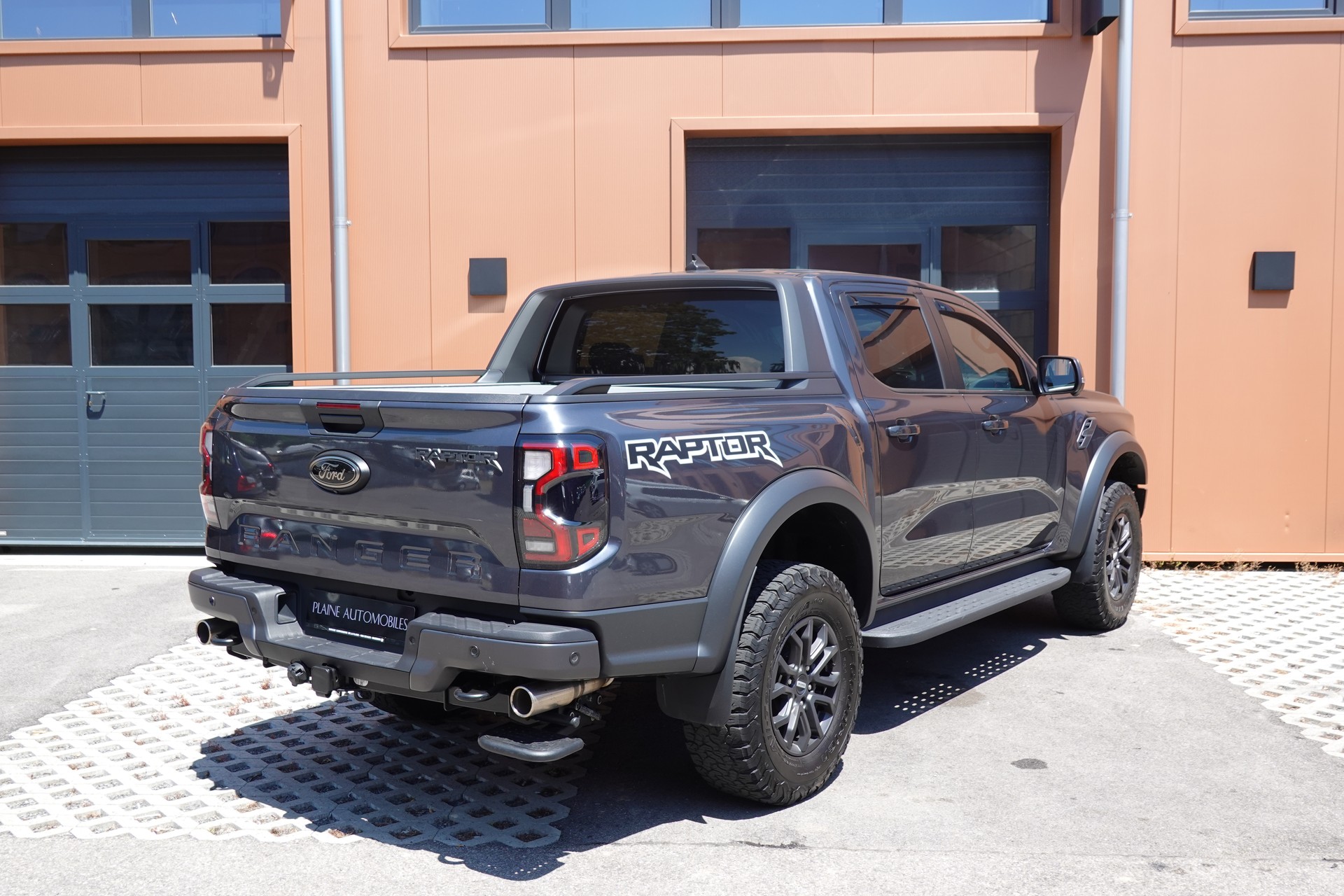 FORD Ranger Raptor 3.0 Eco Boost 4x4 A - "CH Auto + 1ère main * Attelage * Caméra 360' * Store de Coffre Elect."-image-7