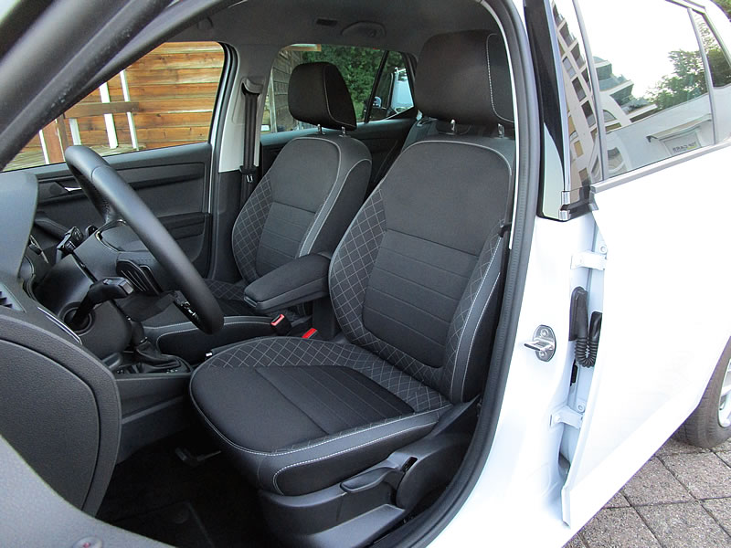 SKODA Fabia 1.0 TSI Ambition DSG-image-16