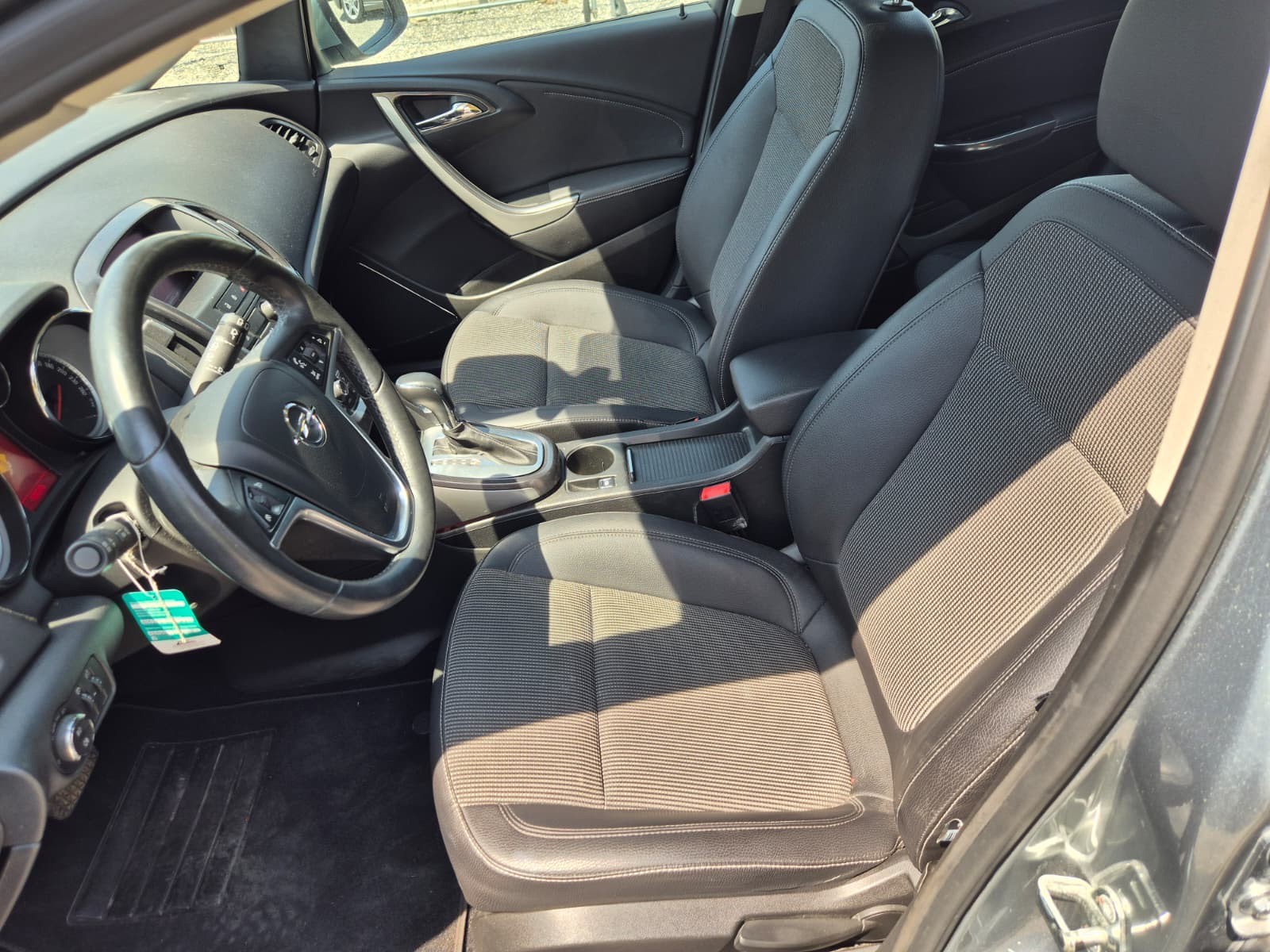 OPEL Astra 1.4i 16V Turbo Cosmo-image-8