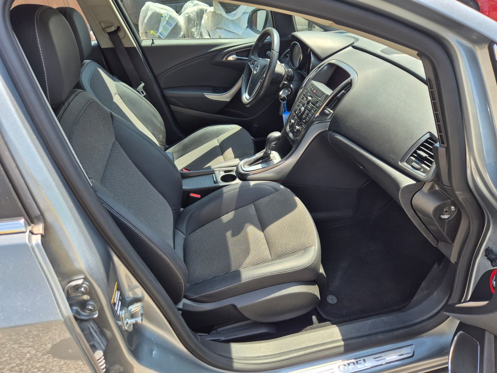OPEL Astra 1.4i 16V Turbo Cosmo-image-7