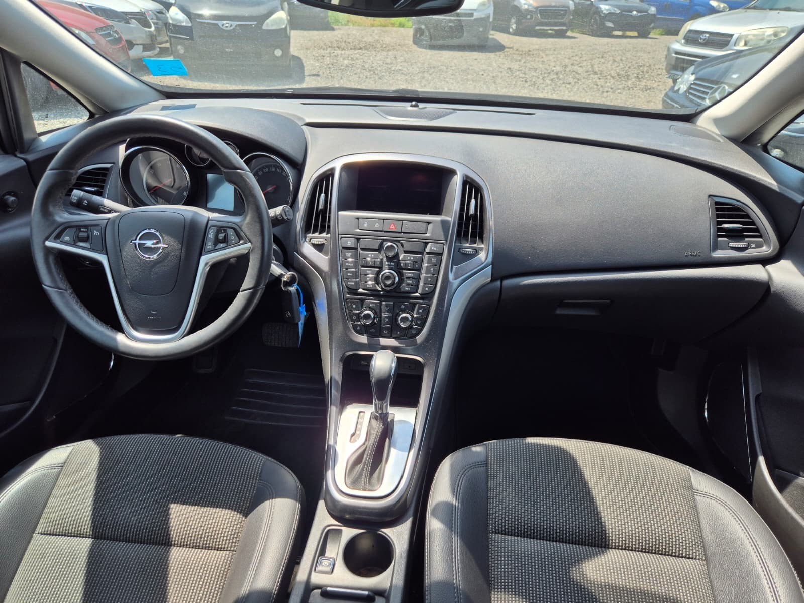 OPEL Astra 1.4i 16V Turbo Cosmo-image-9
