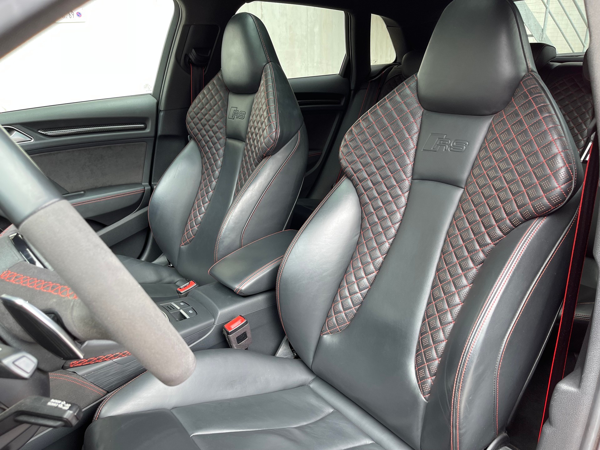 AUDI RS3 Sportback 2.5 TSI quattro S-tronic-image-12