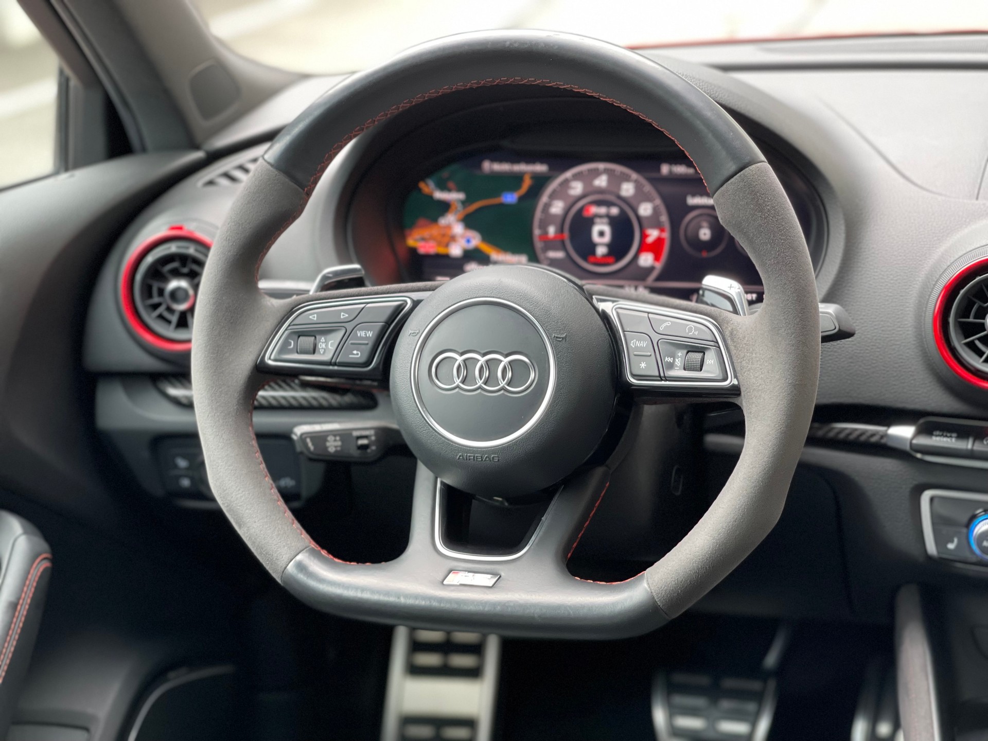AUDI RS3 Sportback 2.5 TSI quattro S-tronic-image-15