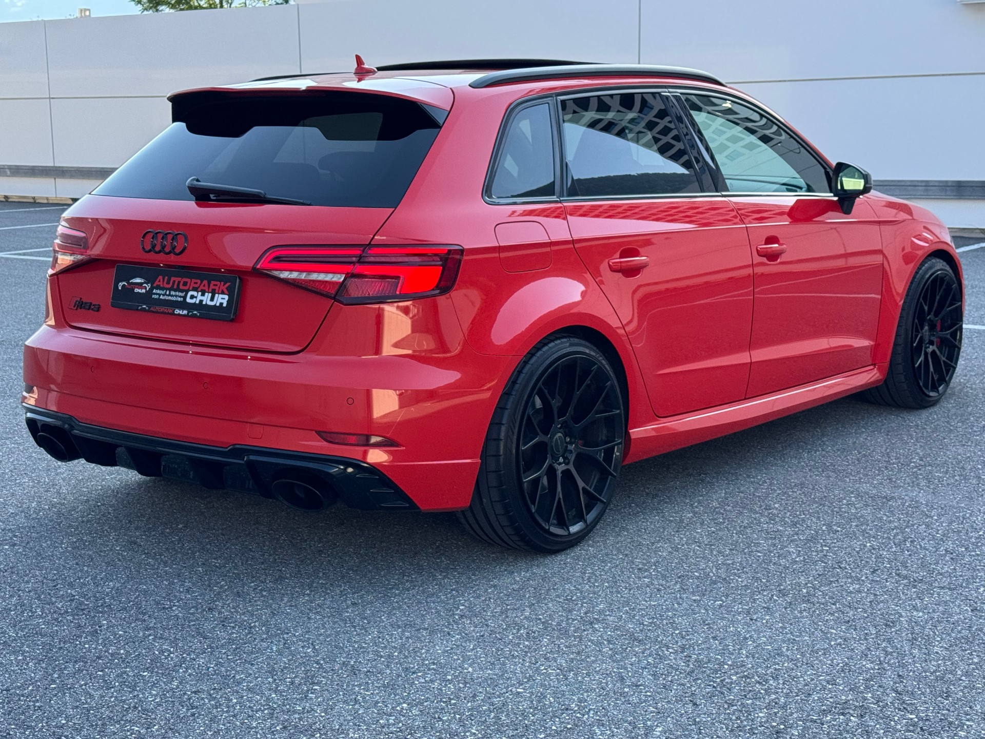AUDI RS3 Sportback 2.5 TSI quattro S-tronic-image-4