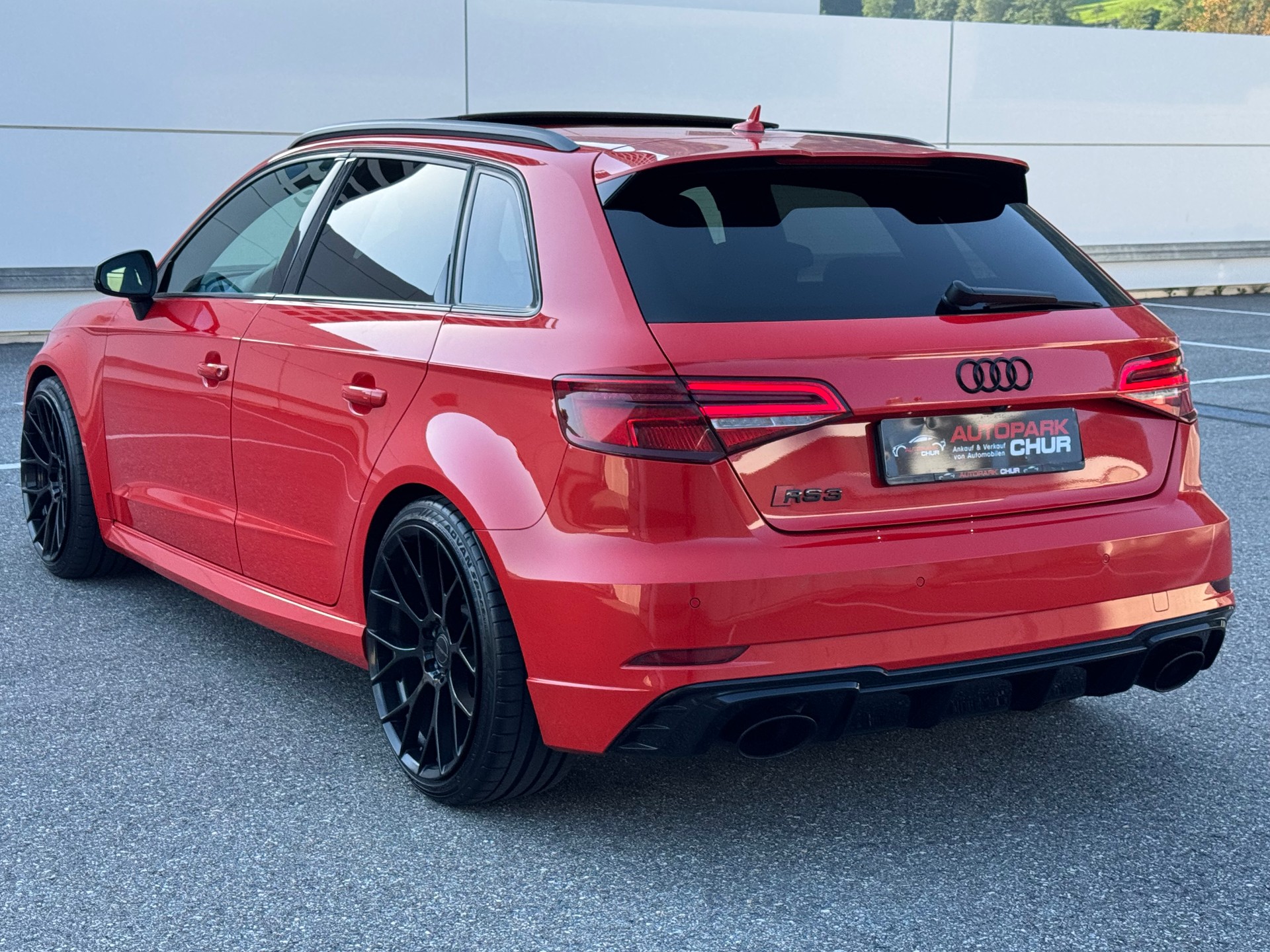 AUDI RS3 Sportback 2.5 TSI quattro S-tronic-image-2