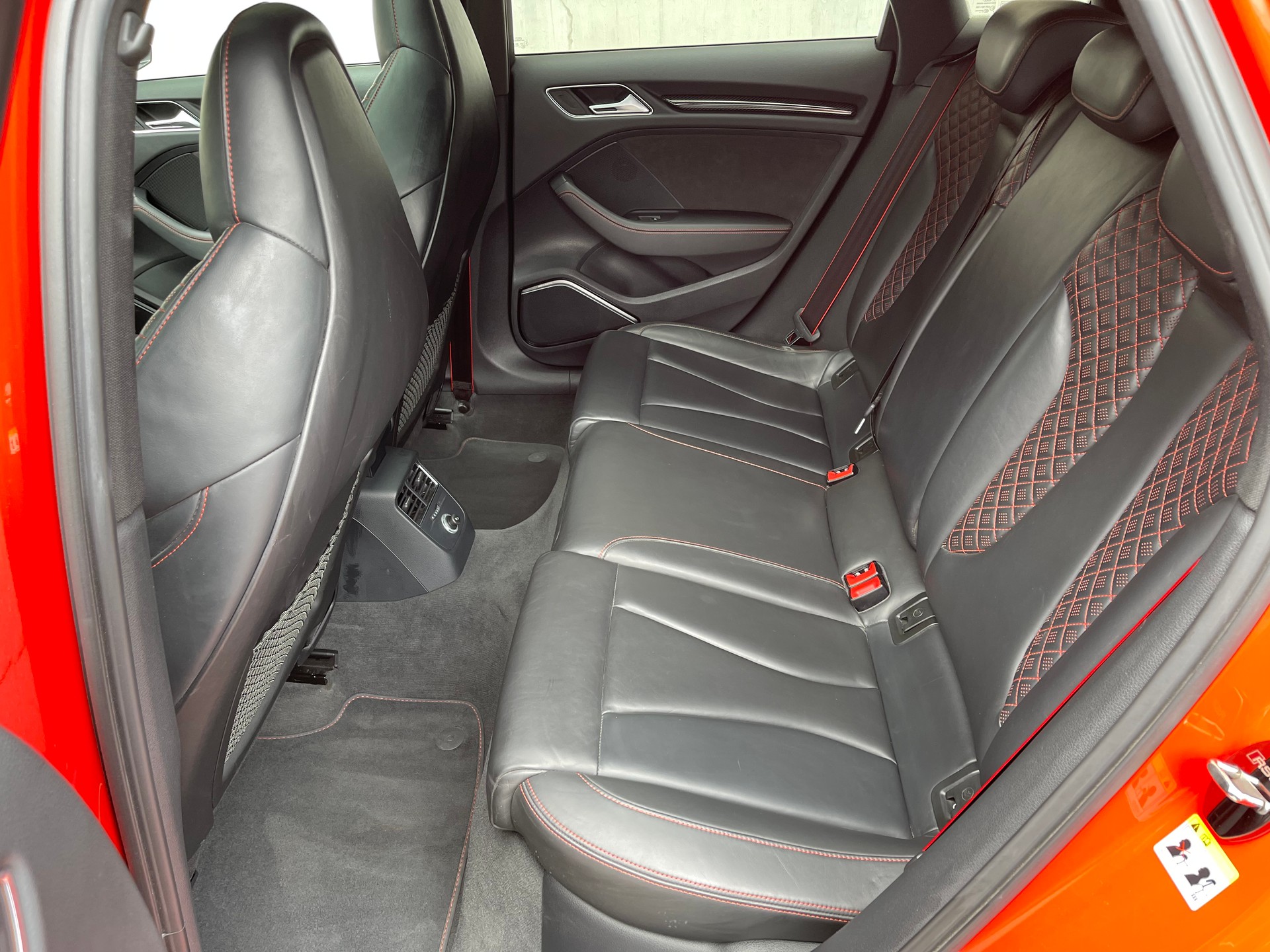 AUDI RS3 Sportback 2.5 TSI quattro S-tronic-image-13