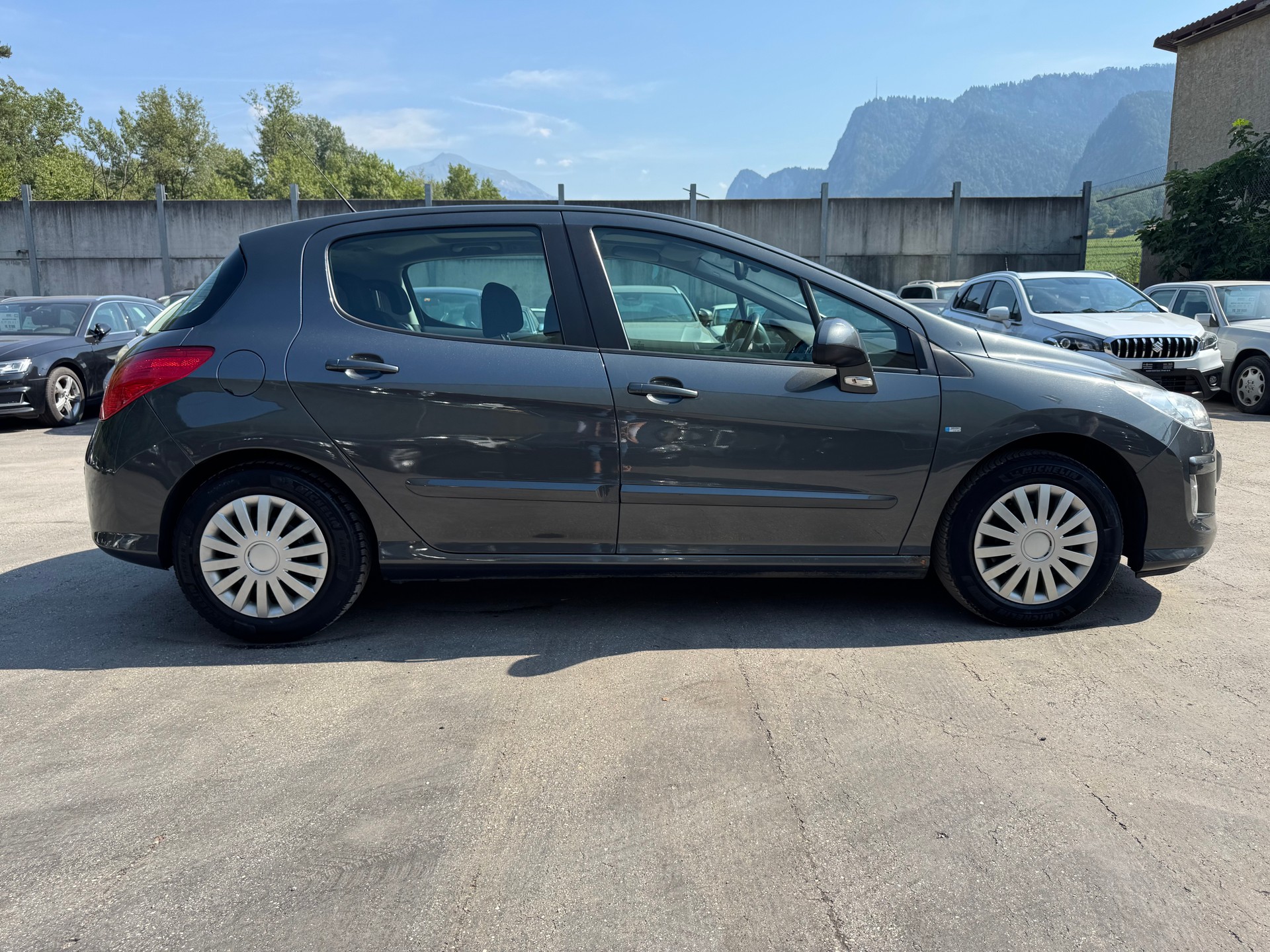 PEUGEOT 308 1.6 16V T XSI Automatic-image-2