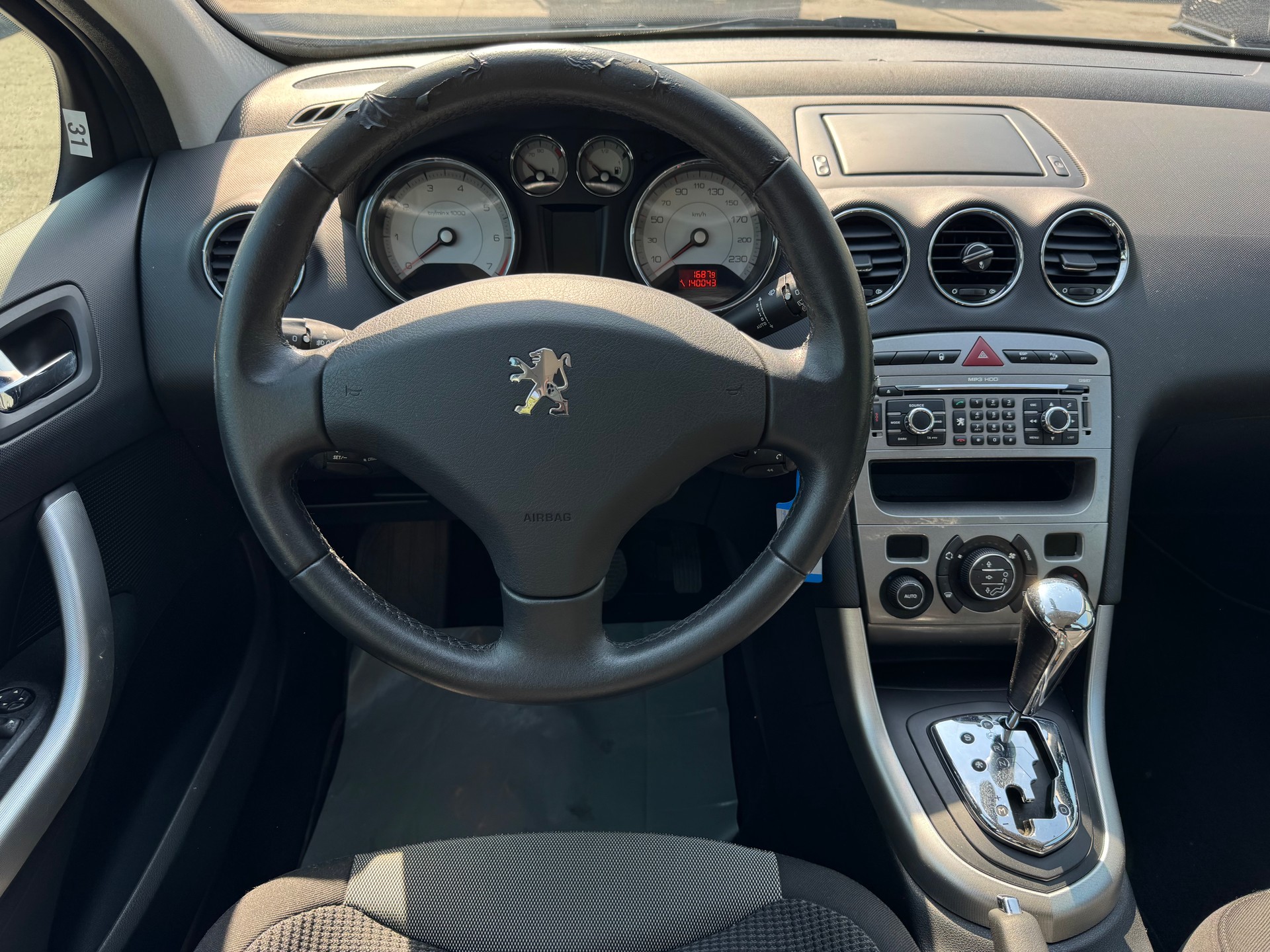 PEUGEOT 308 1.6 16V T XSI Automatic-image-10