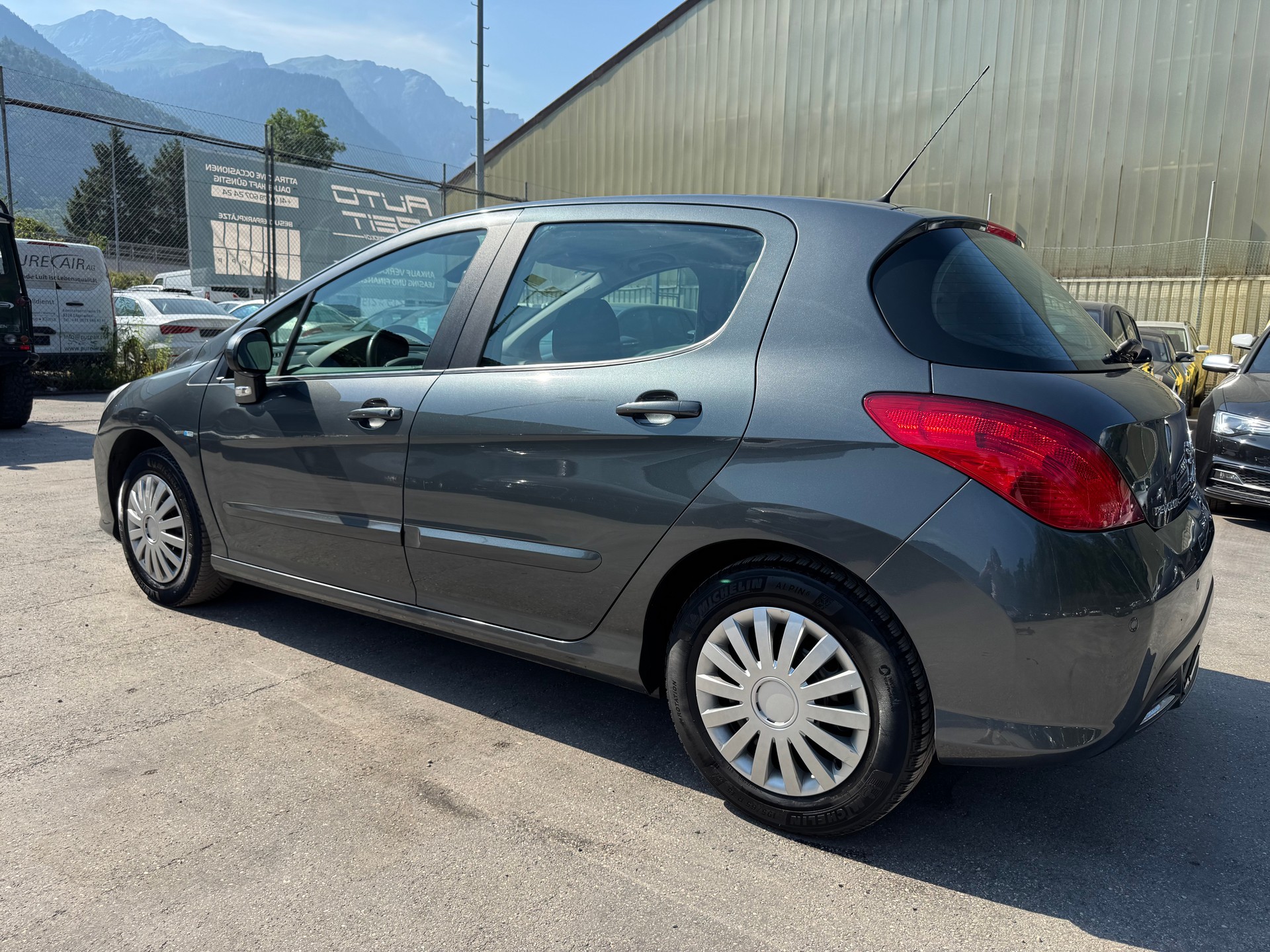 PEUGEOT 308 1.6 16V T XSI Automatic-image-6