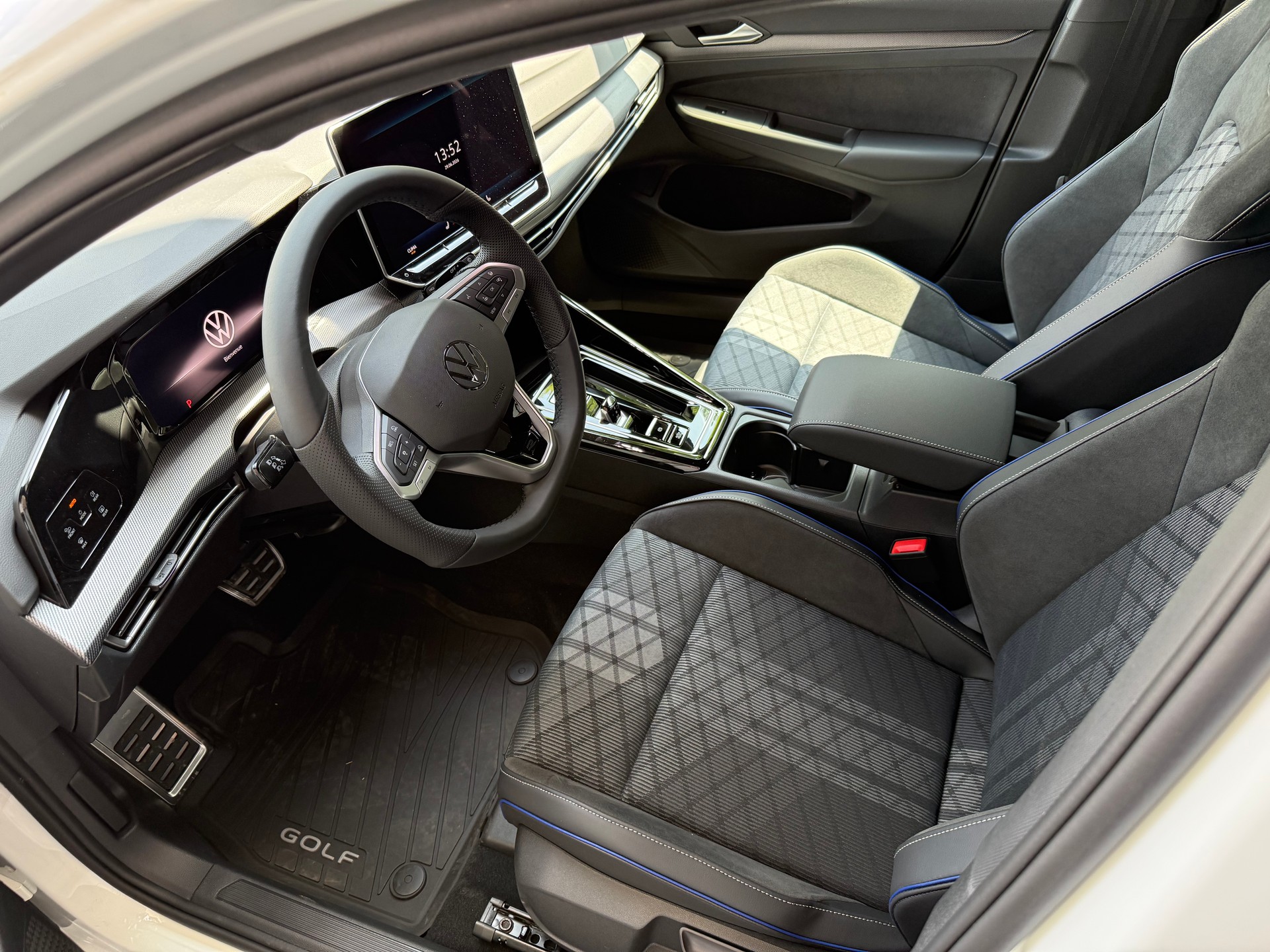 VW Golf Variant 1.5 eTSI mHEV R-Line-image-5
