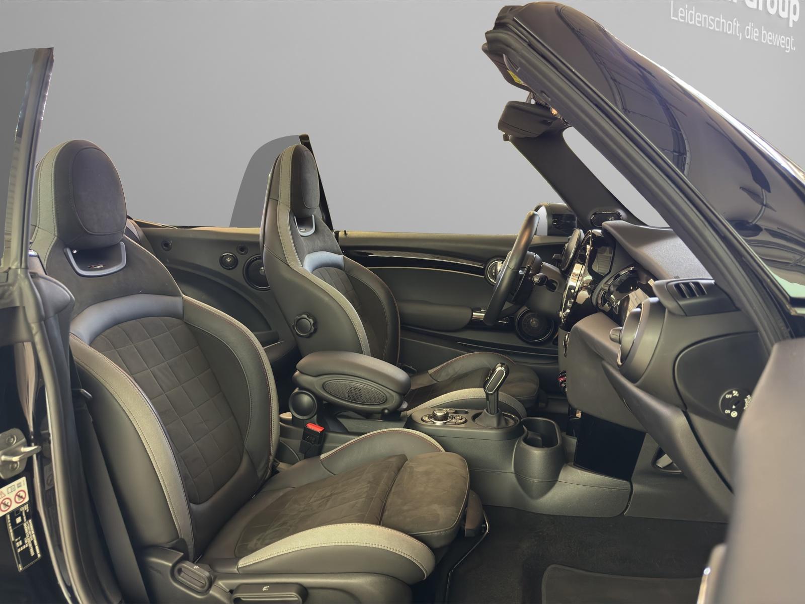 MINI Cabrio john Cooper Works-image-19