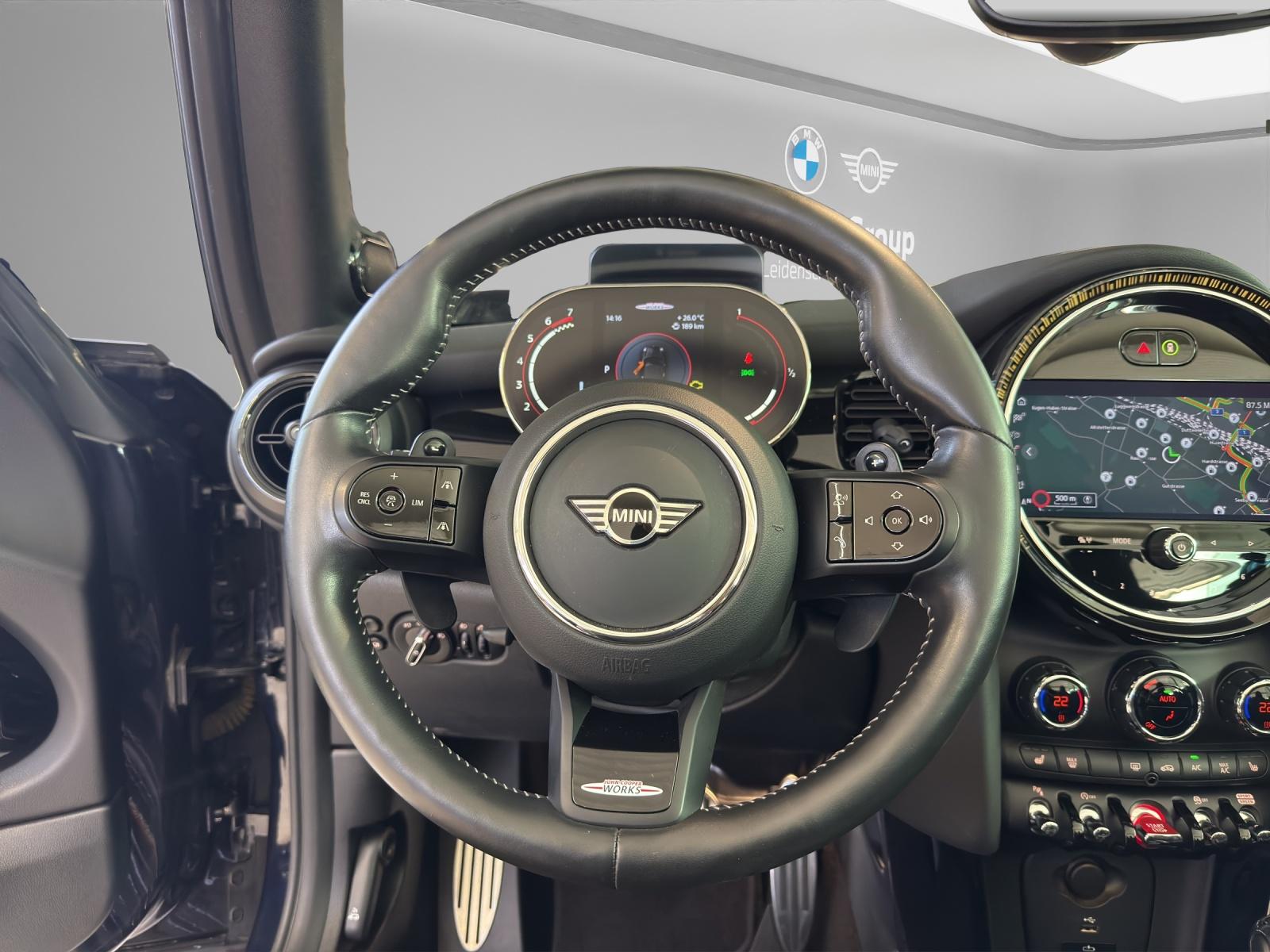 MINI Cabrio john Cooper Works-image-13
