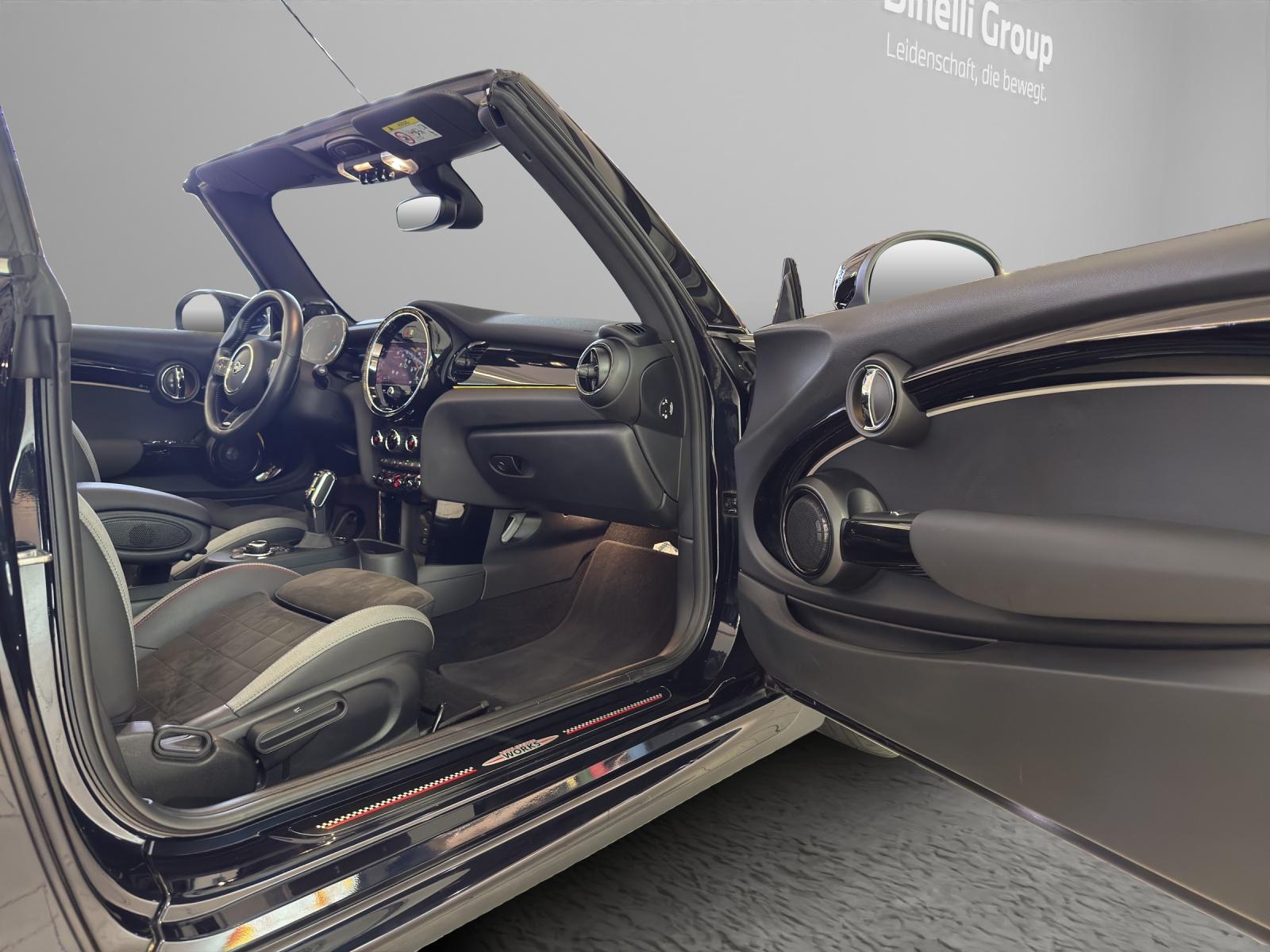 MINI Cabrio john Cooper Works-image-18