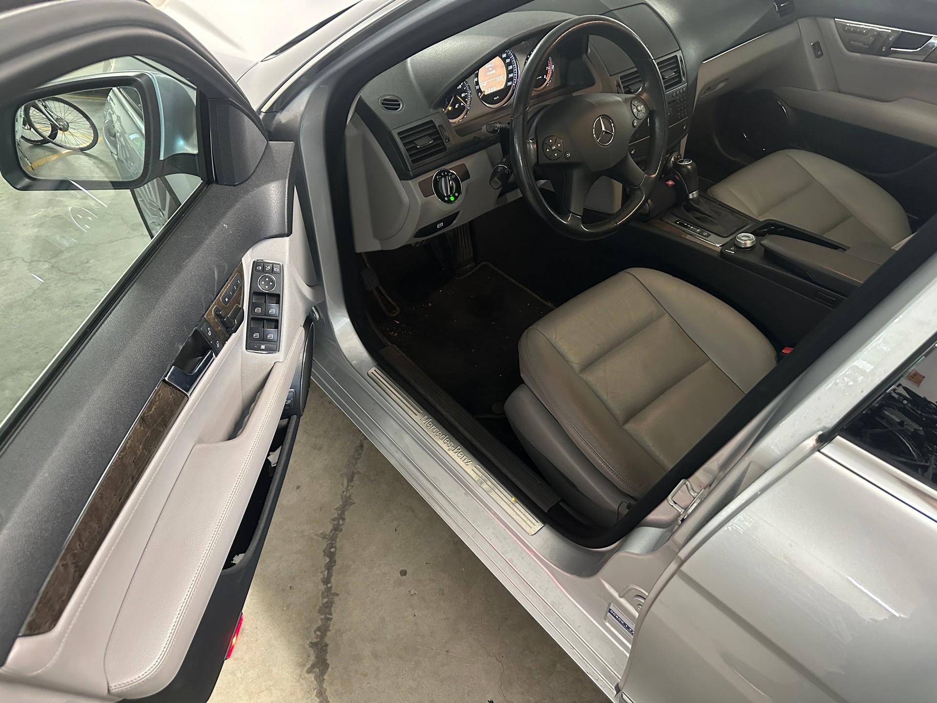 MERCEDES-BENZ C 350 V6 4matic-image-1