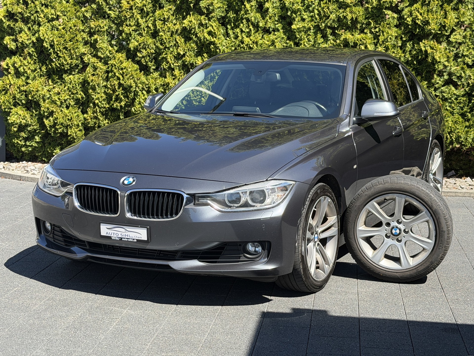 BMW 328i xDrive Sport Line Steptronic-showroom-element-1