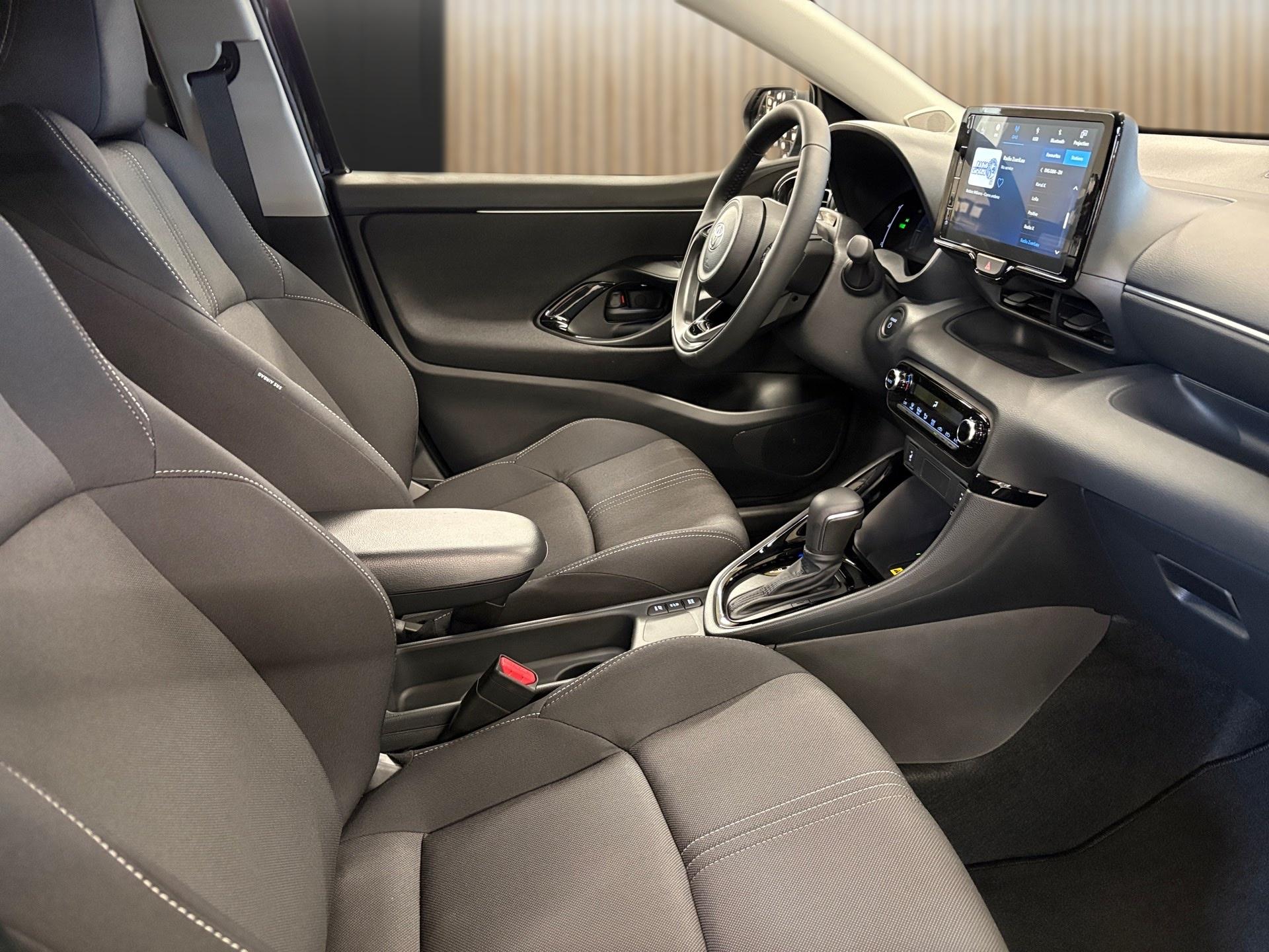 TOYOTA Yaris 1.5 Trend e-CVT-image-15