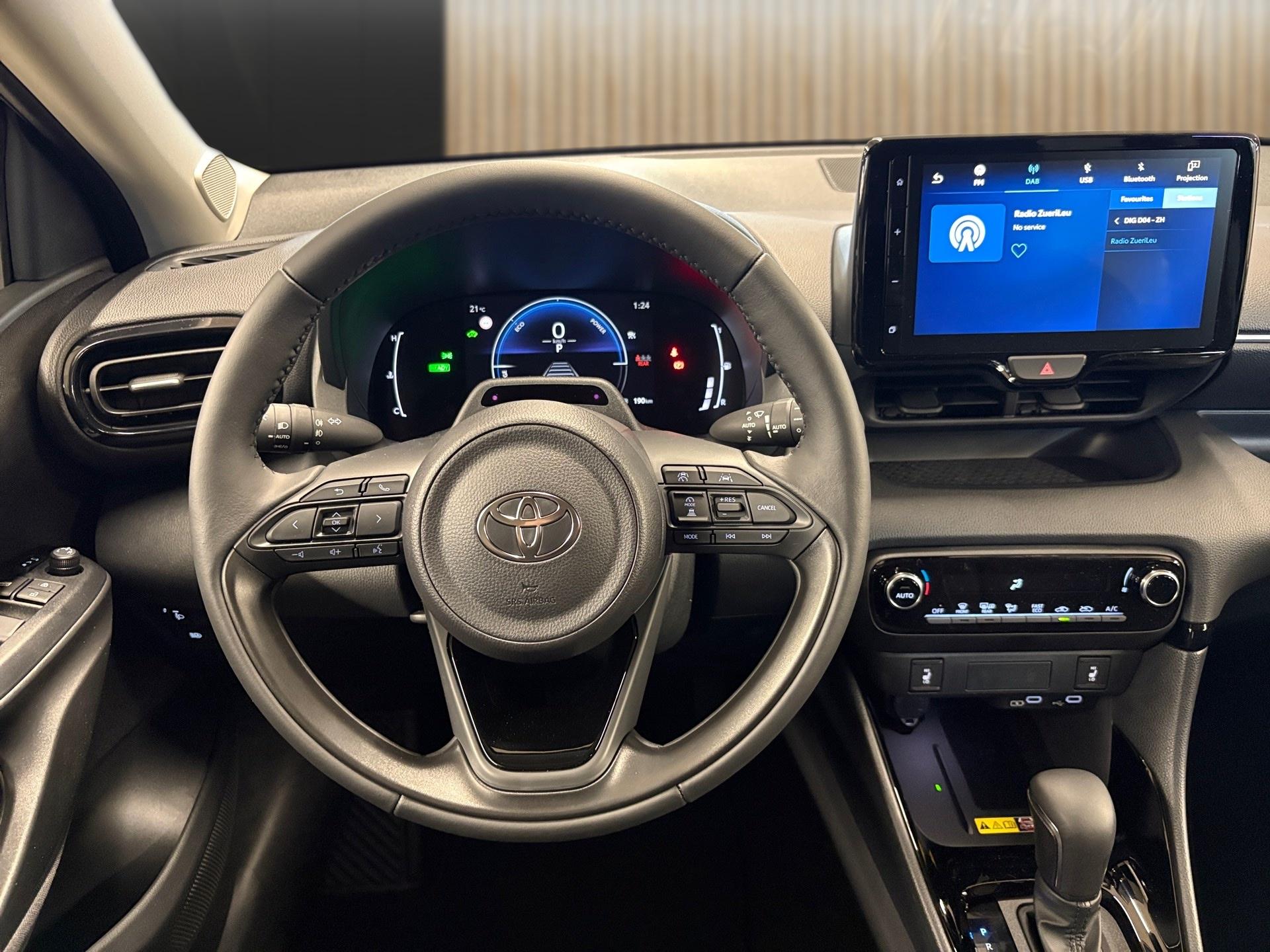 TOYOTA Yaris 1.5 Trend e-CVT-image-11