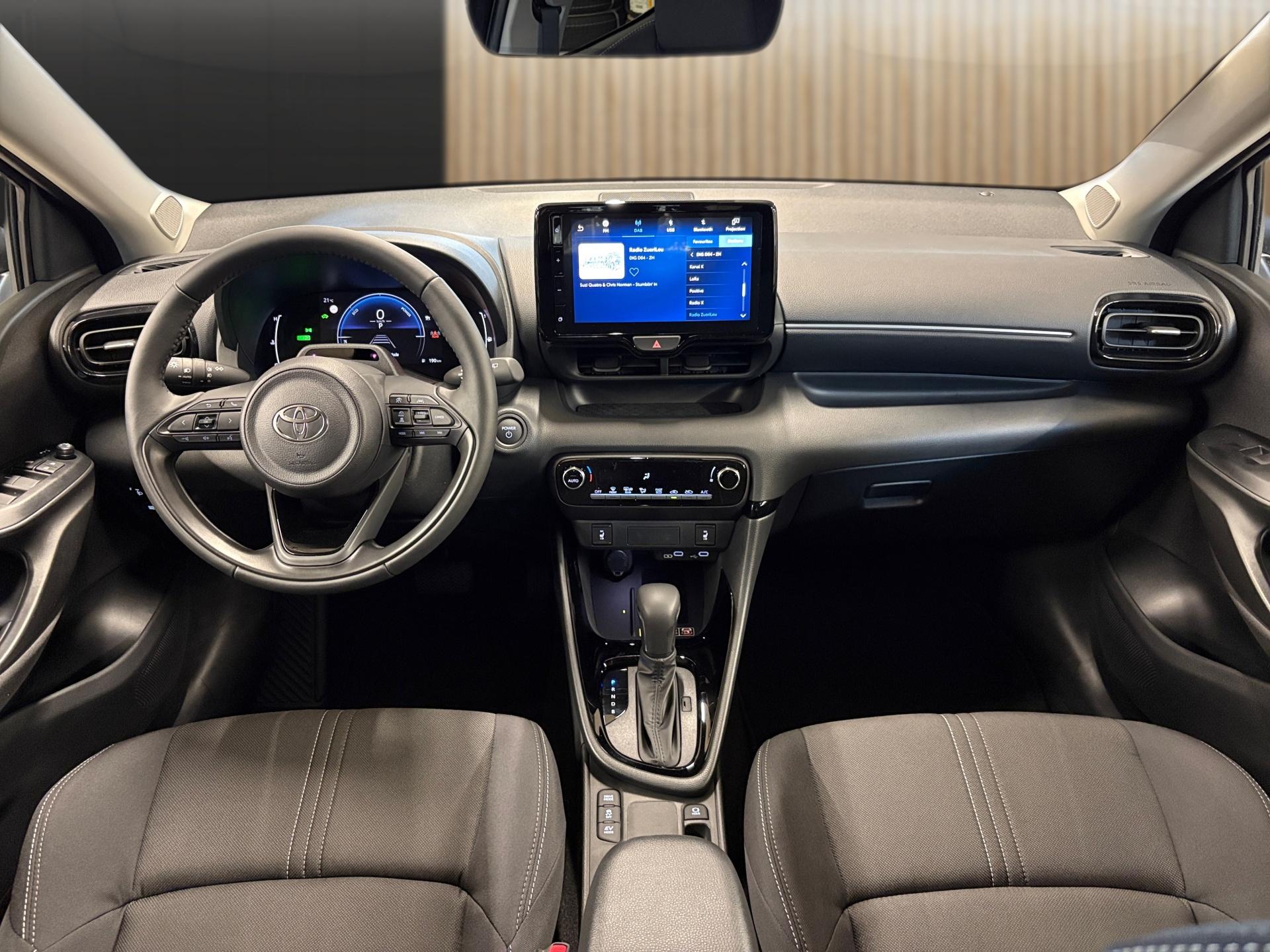 TOYOTA Yaris 1.5 Trend e-CVT-image-12
