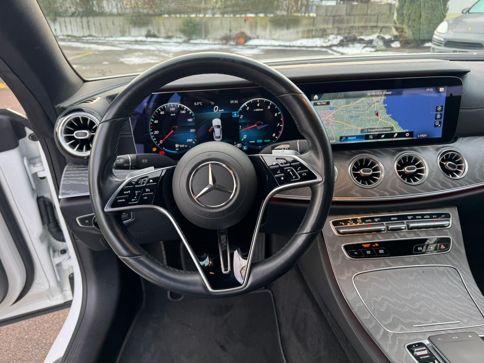 MERCEDES-BENZ E 200 Coupé Avantgarde 9G-Tronic-image-9