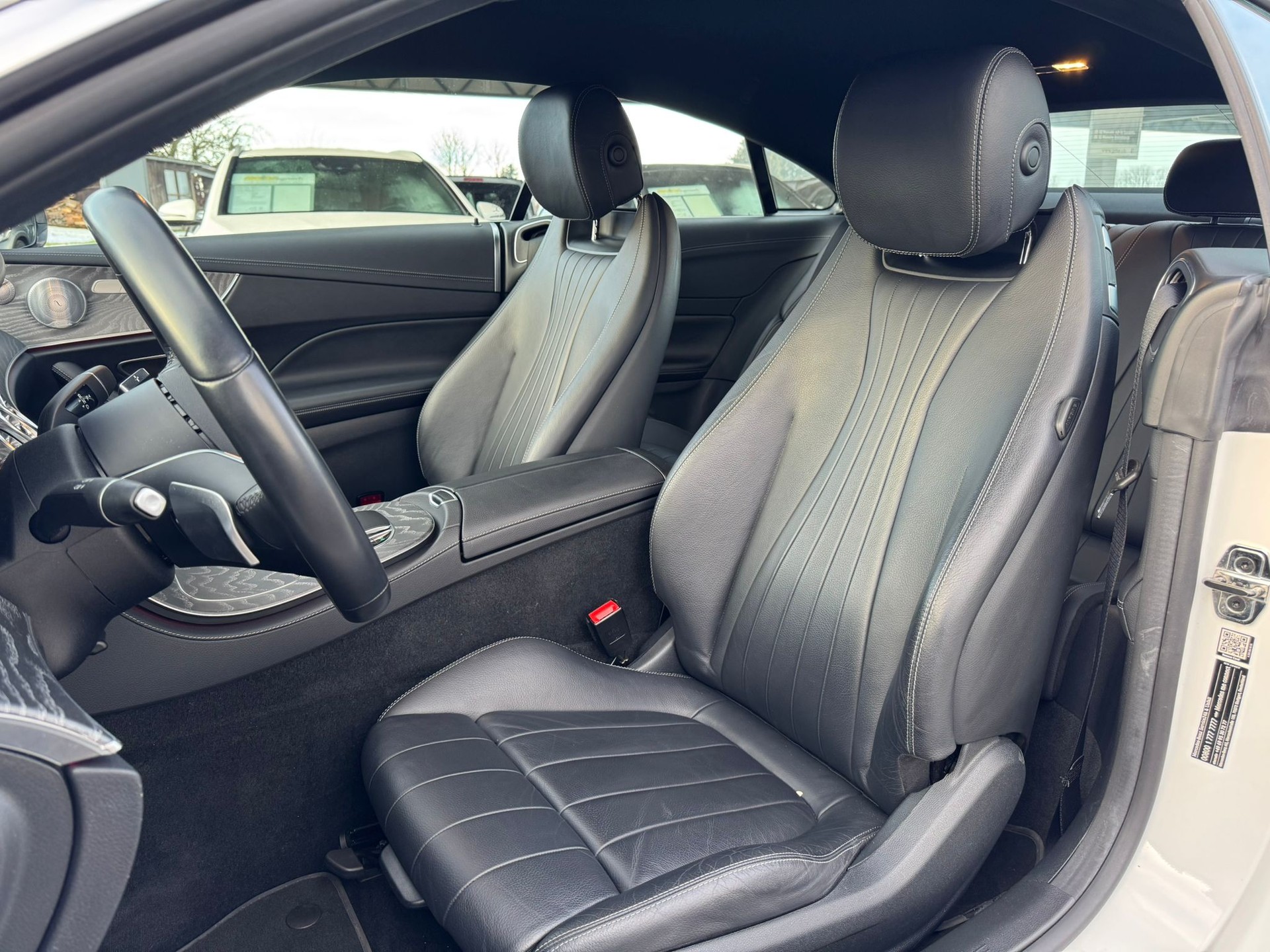 MERCEDES-BENZ E 200 Coupé Avantgarde 9G-Tronic-image-12
