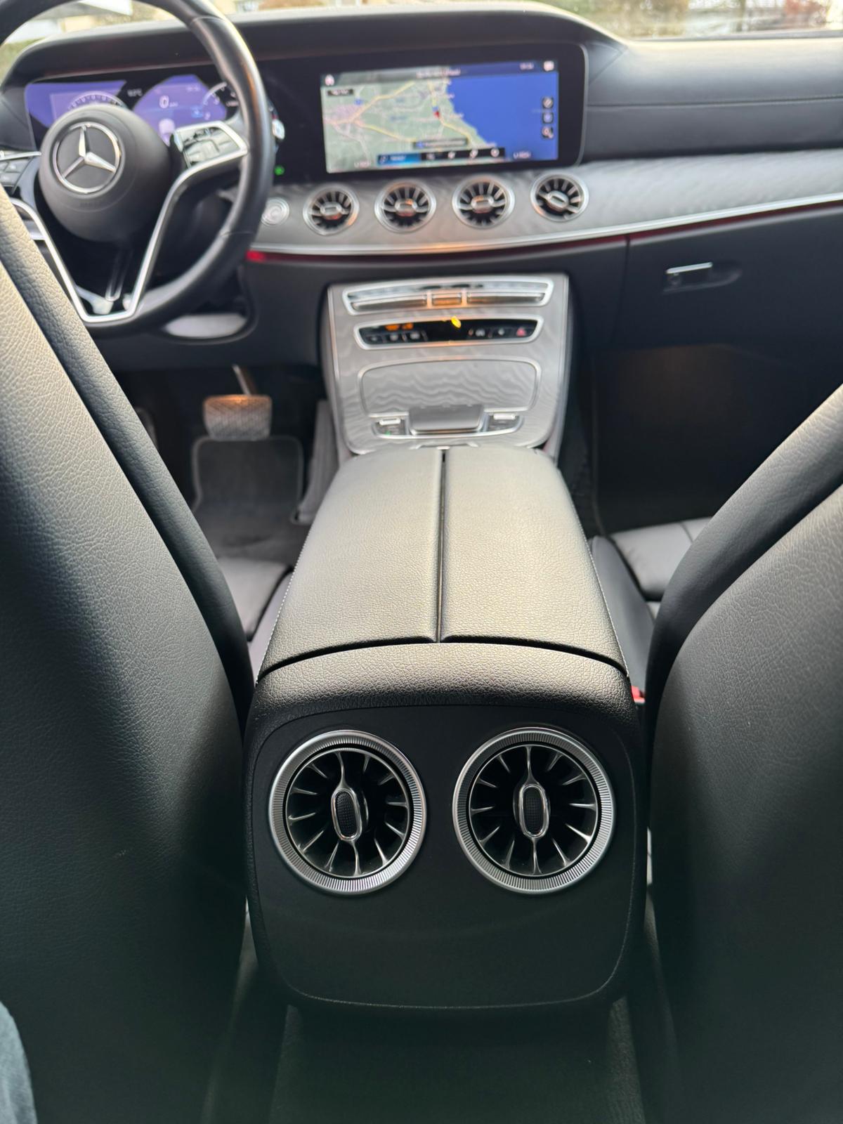 MERCEDES-BENZ E 200 Coupé Avantgarde 9G-Tronic-image-11