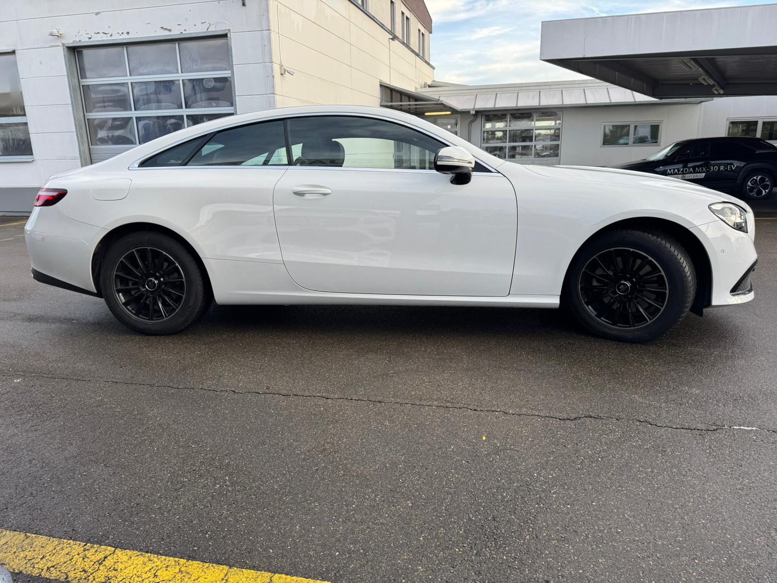 MERCEDES-BENZ E 200 Coupé Avantgarde 9G-Tronic-image-4
