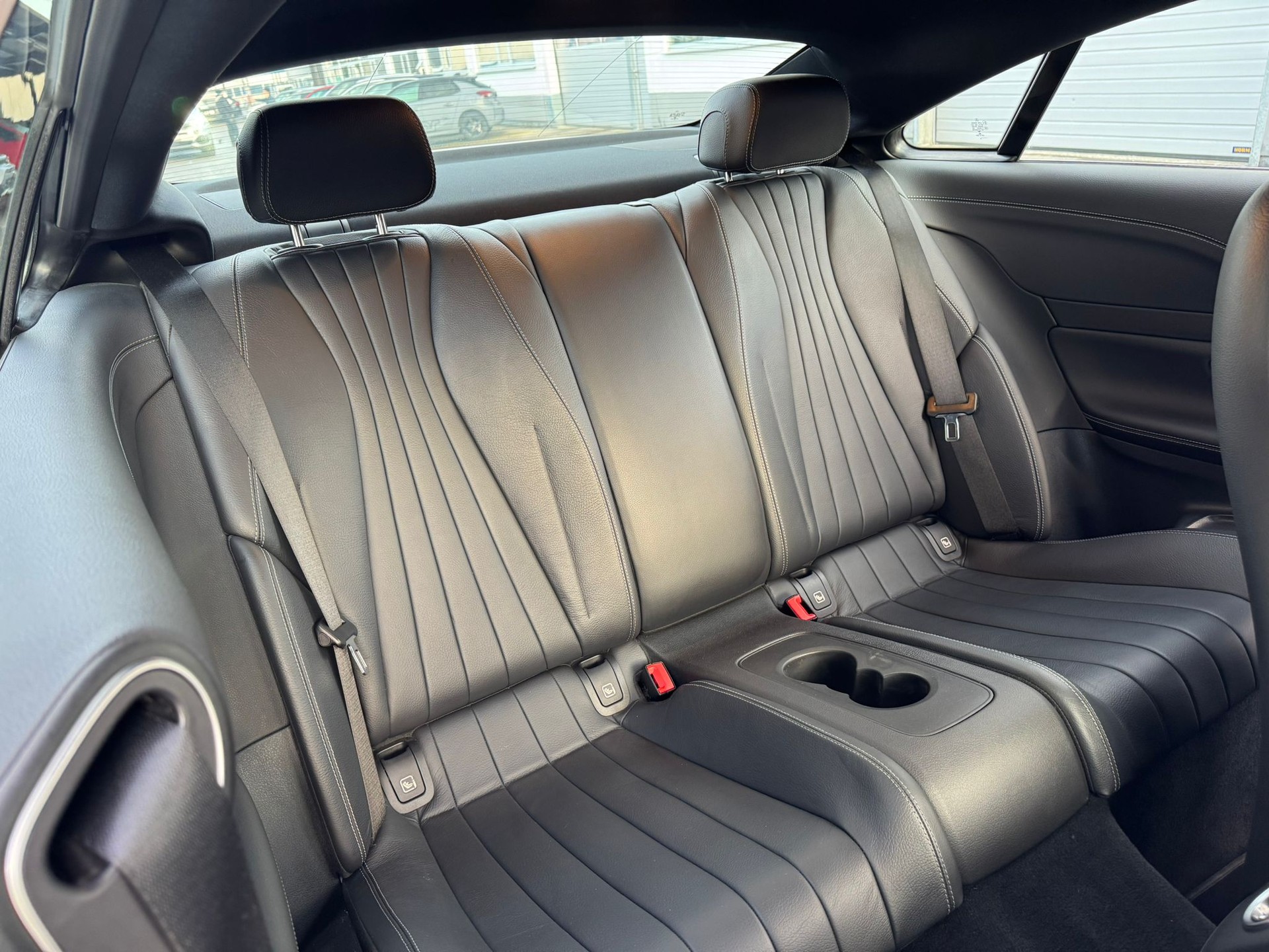 MERCEDES-BENZ E 200 Coupé Avantgarde 9G-Tronic-image-15