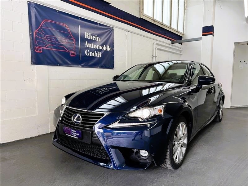 LEXUS IS 300h excellence Automatic-image-0
