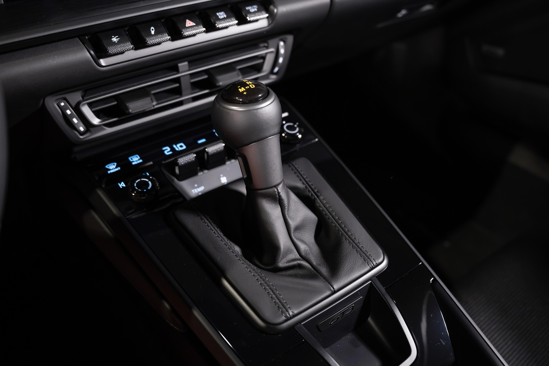 PORSCHE 911 Coupé 4.0 GT3 Touring PDK-image-24