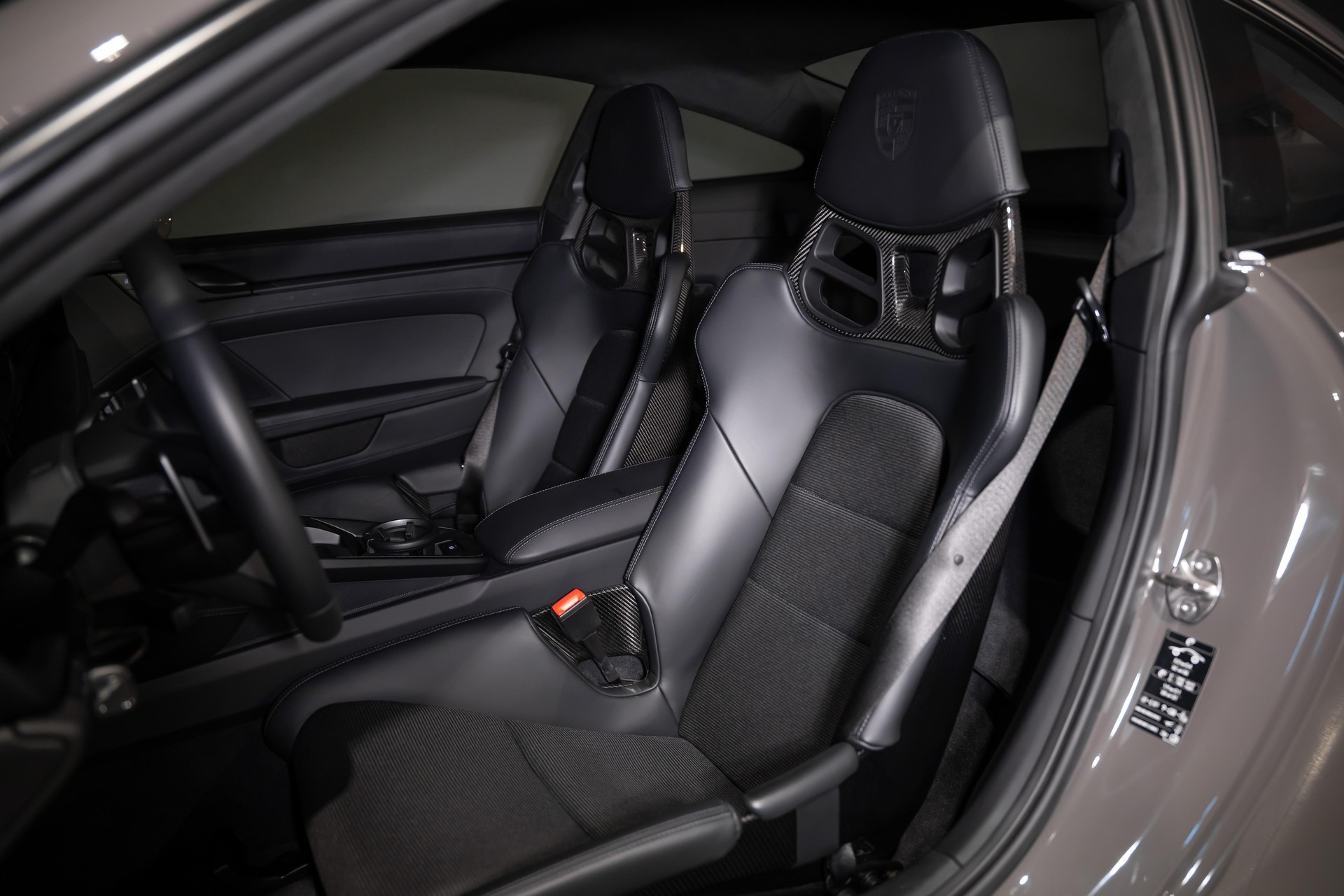 PORSCHE 911 Coupé 4.0 GT3 Touring PDK-image-12